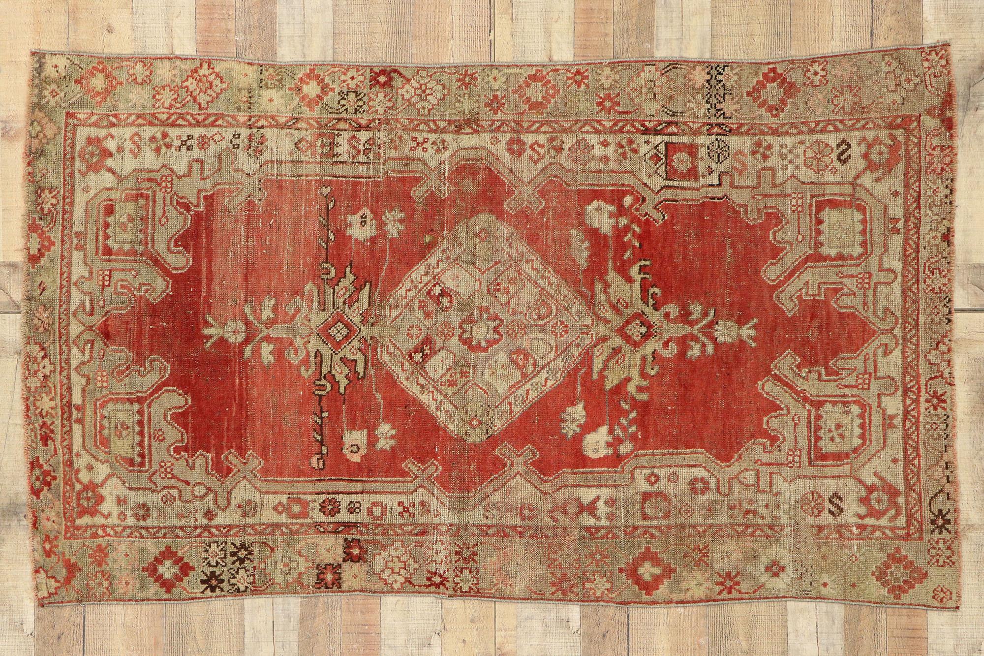 Distressed Vintage Turkish Oushak Rug with Warm Rustic Italian Style For Sale 3