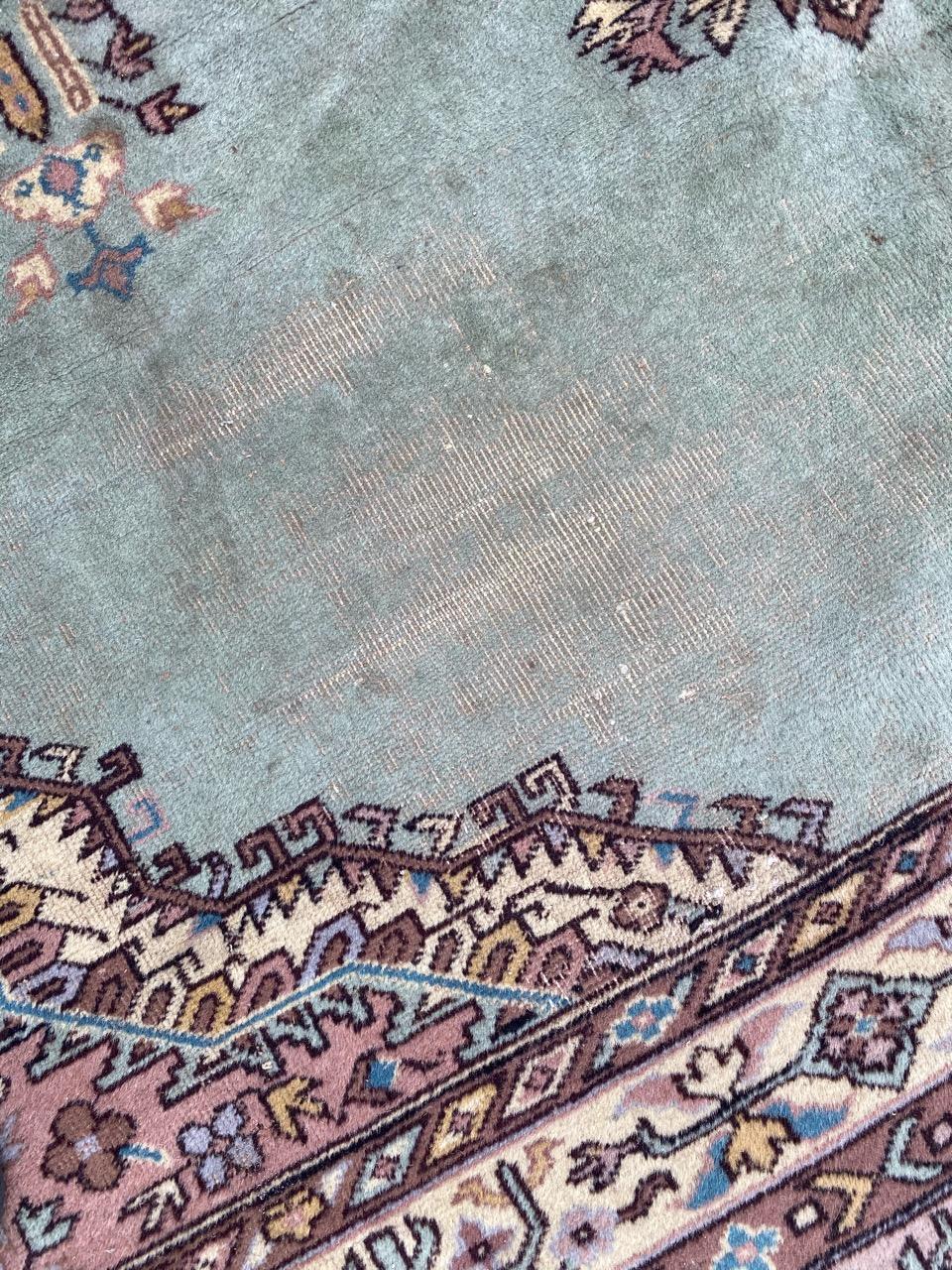 Distressed Vintage Turkish Rug In Distressed Condition For Sale In Saint Ouen, FR