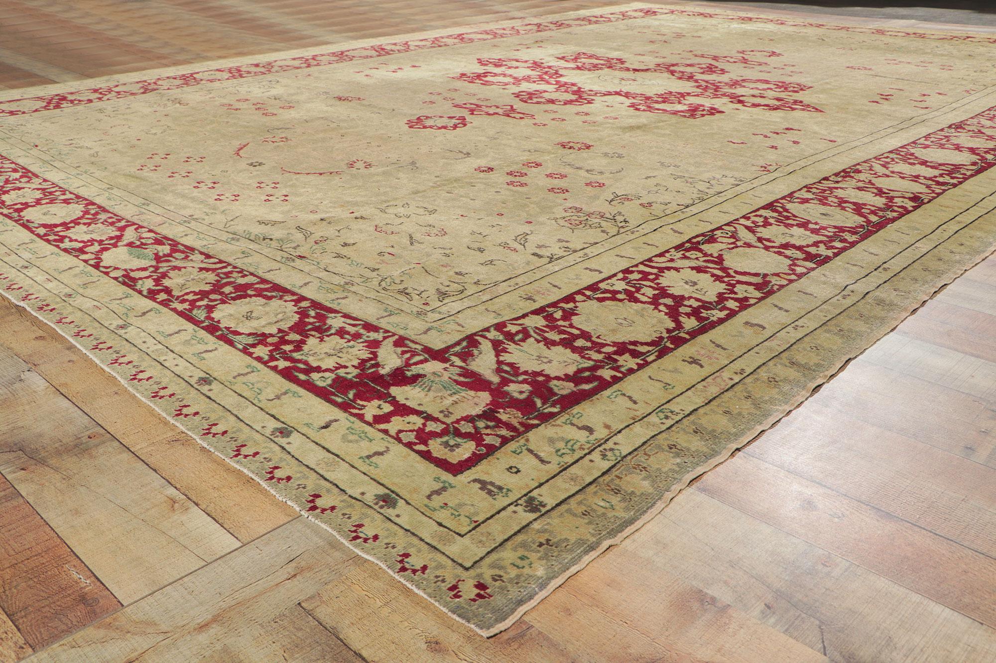 Antique Turkish Sivas Rug In Distressed Condition For Sale In Dallas, TX