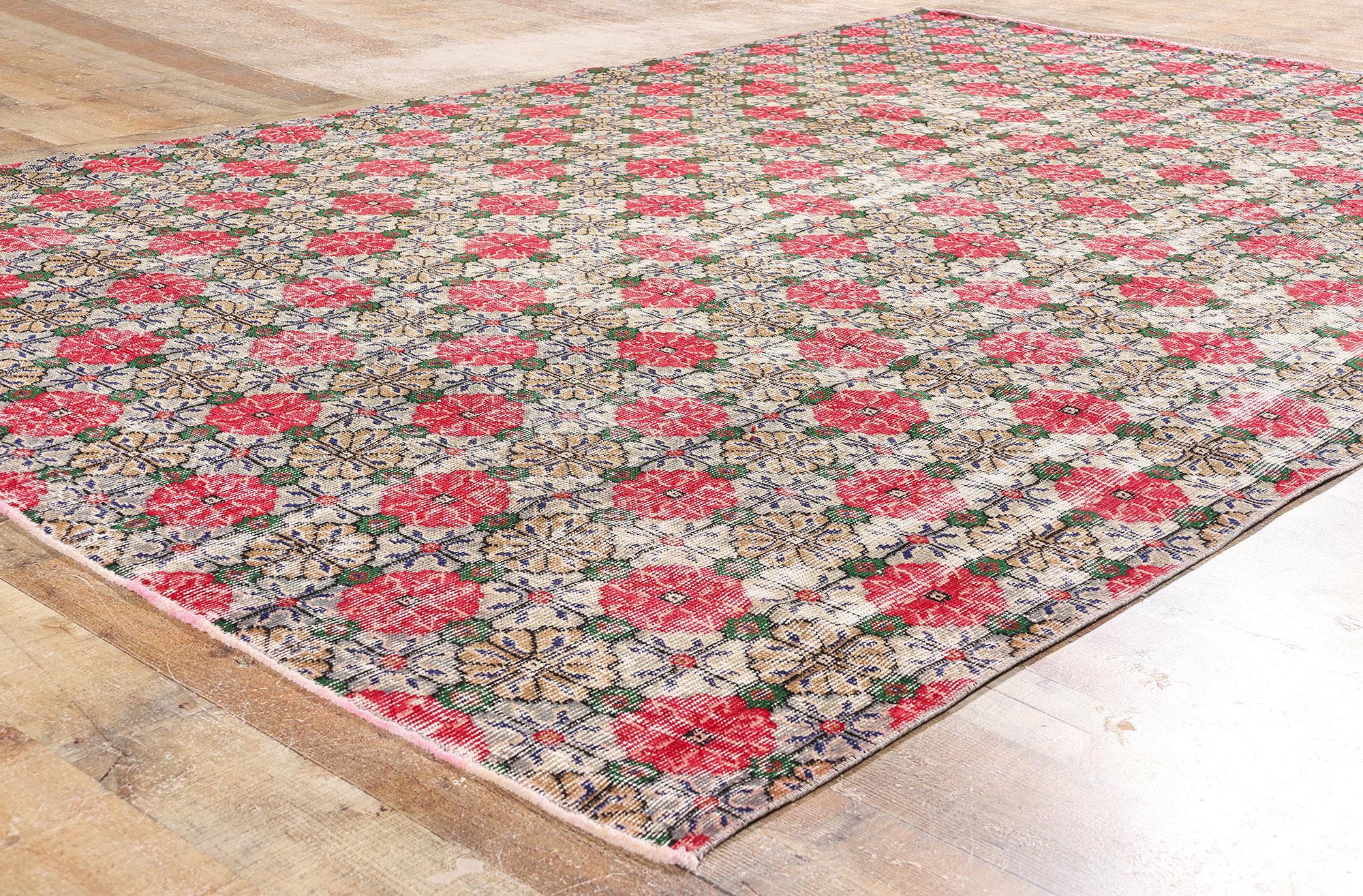 Laine 1950's Zeki Muren Distressed Turkish Sivas Rug with Traditional Style en vente