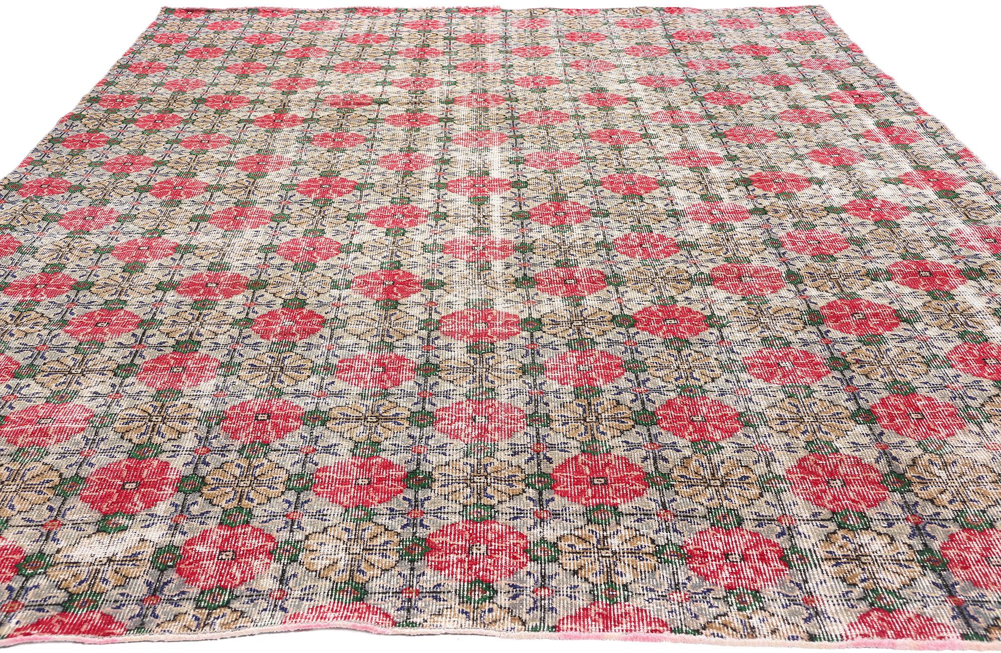 Rustique 1950's Zeki Muren Distressed Turkish Sivas Rug with Traditional Style en vente