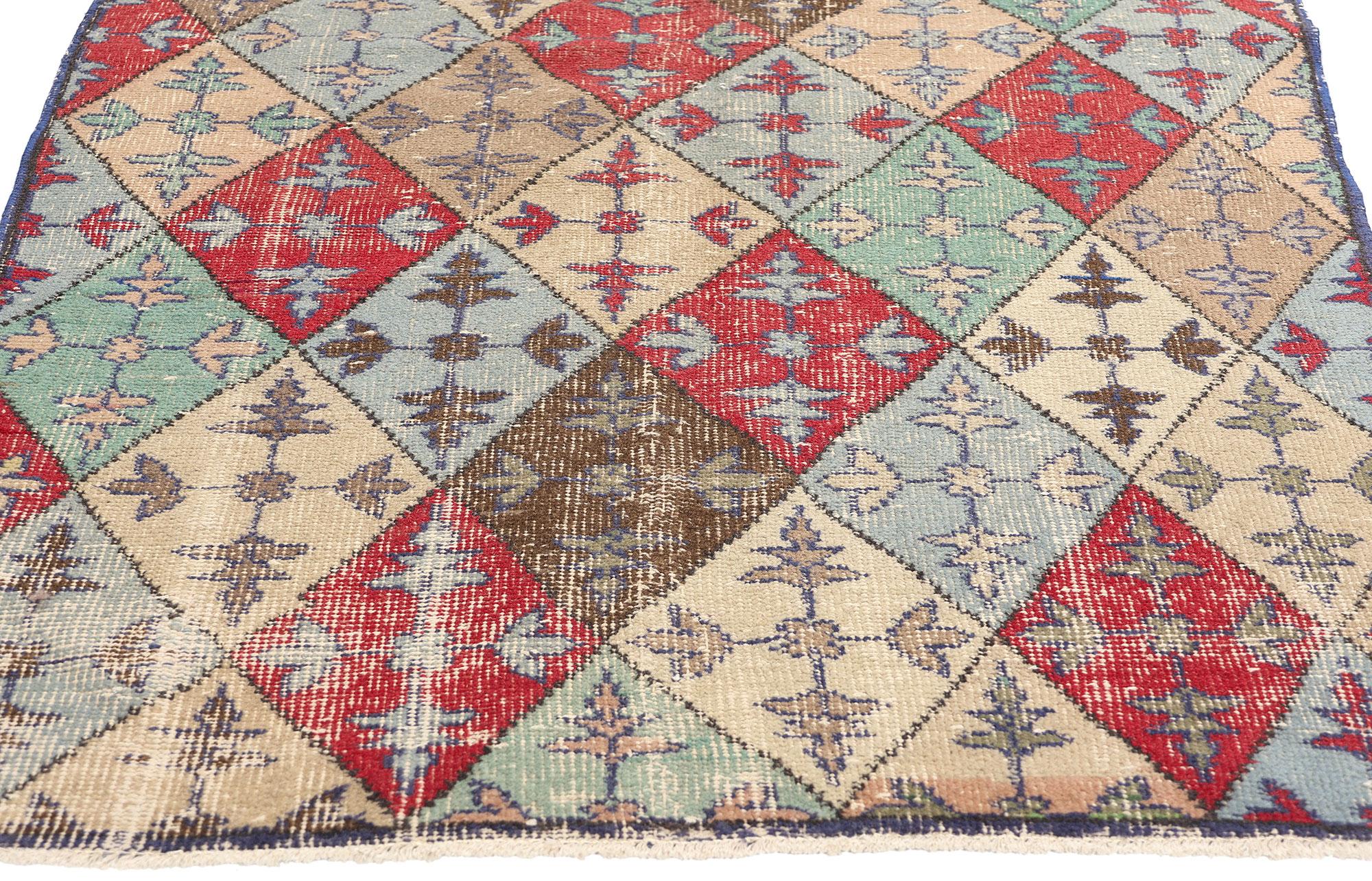 Zeki Muren Distressed Vintage Turkish Sivas Rug In Distressed Condition For Sale In Dallas, TX