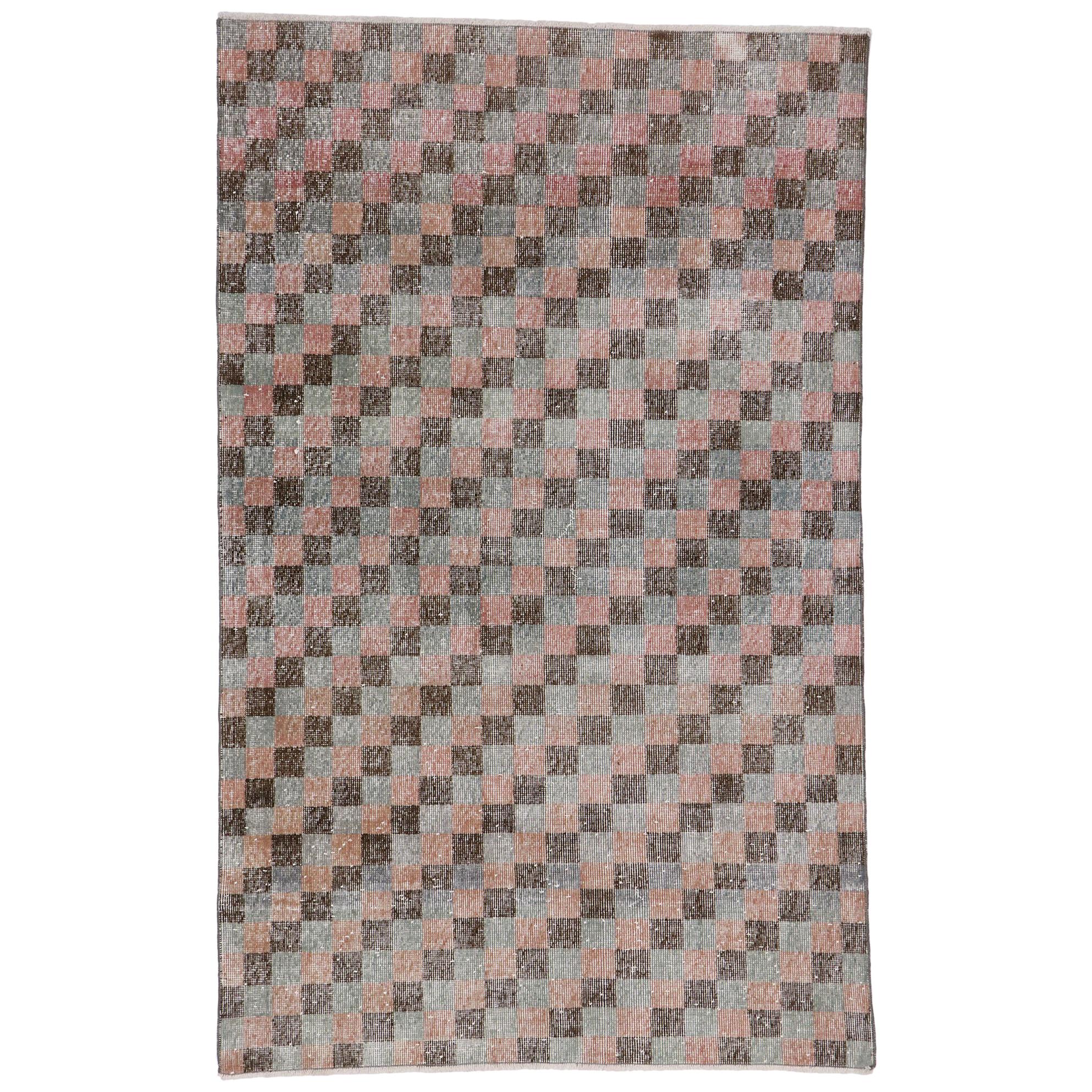 Türkischer Sivas-Teppich im Vintage-Stil im modernen industriellen kubistischen Stil, im Used-Stil