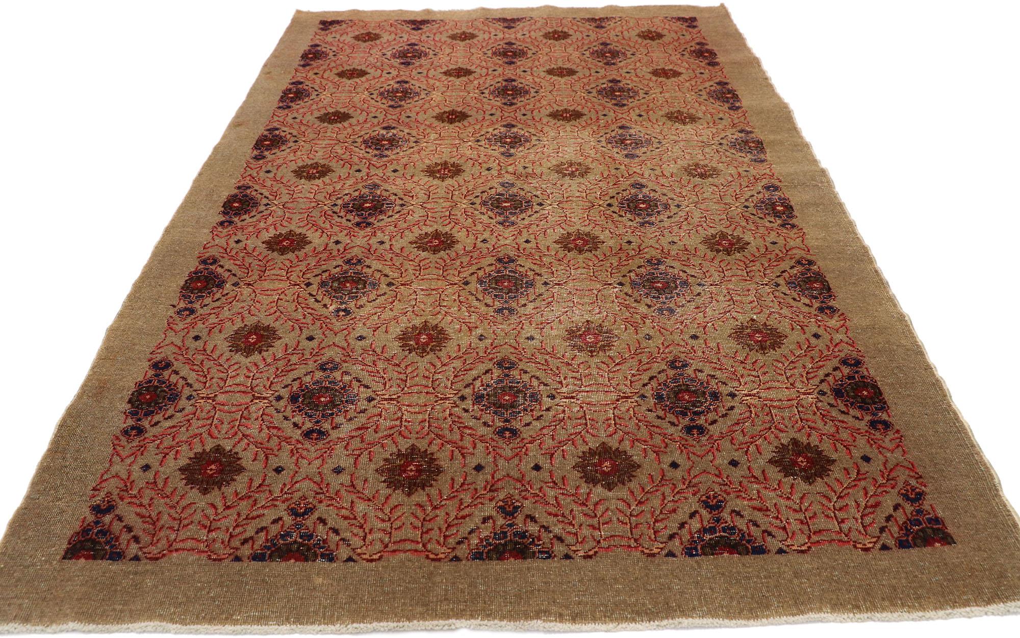 Gealterter türkischer Sivas-Teppich im modernen:: rustikalen Handwerker-Stil (Rustikal) im Angebot