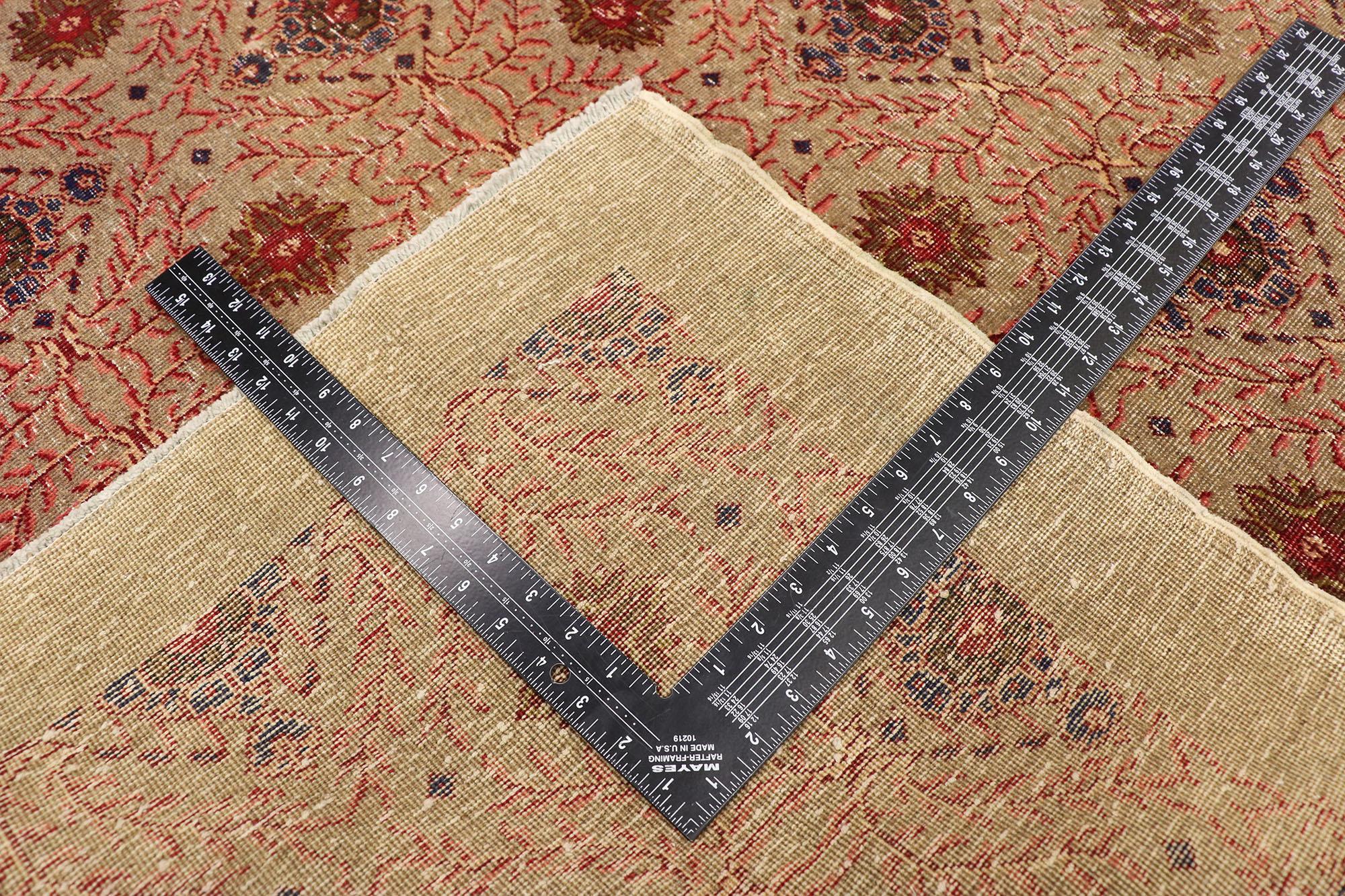 Gealterter türkischer Sivas-Teppich im modernen:: rustikalen Handwerker-Stil (Handgeknüpft) im Angebot