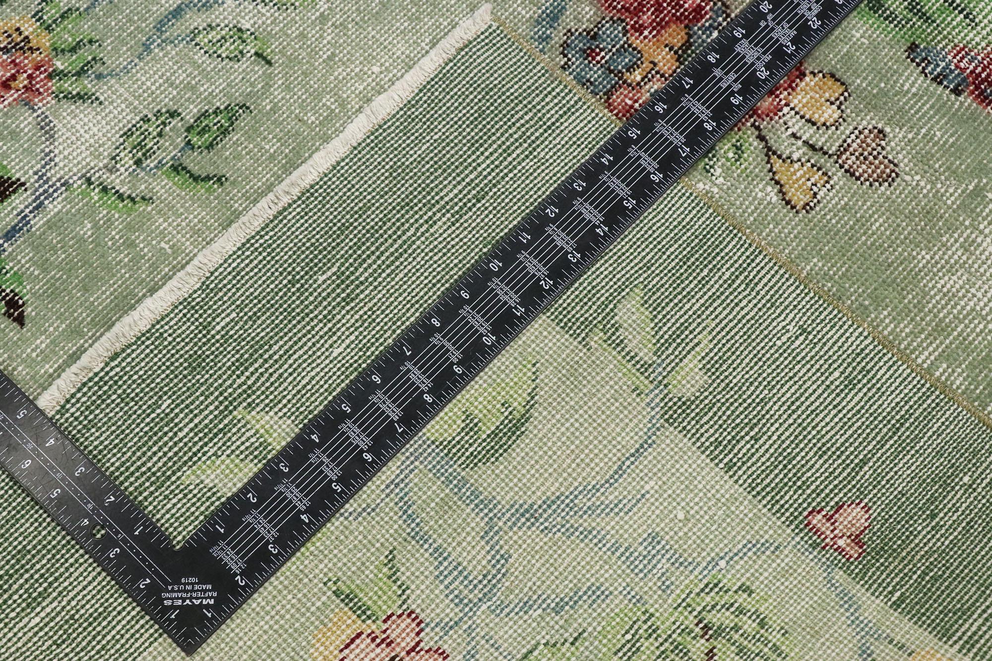 Alfombra Sivas Turca Vintage Desgastada de Estilo Romántico Hollywood Regency en Desgastado estado para la venta en Dallas, TX
