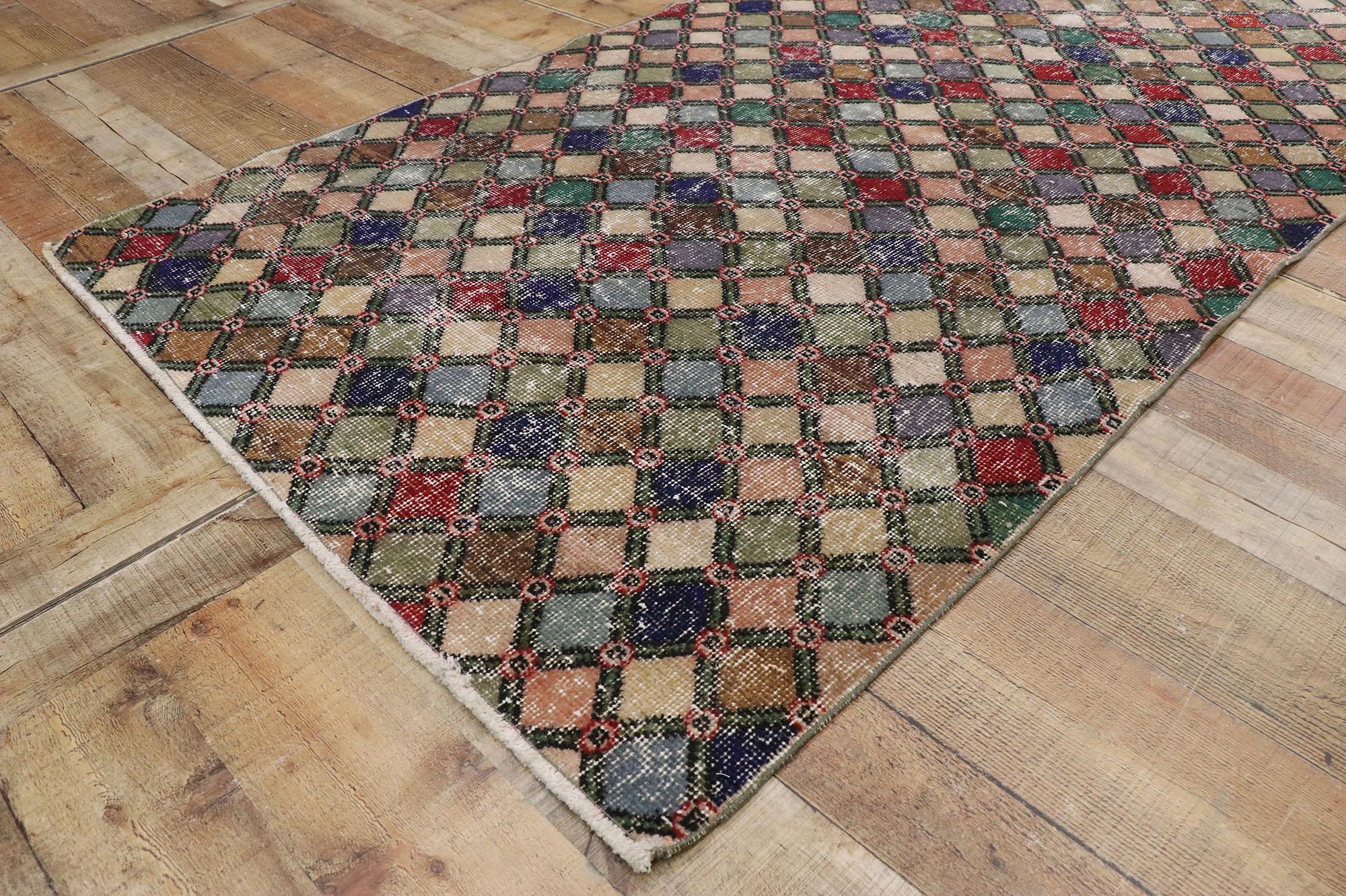 Türkischer Sivas-Teppich im Vintage-Stil mit romantischem Mid-Century-Modern-Stil, im Used-Stil (Wolle) im Angebot