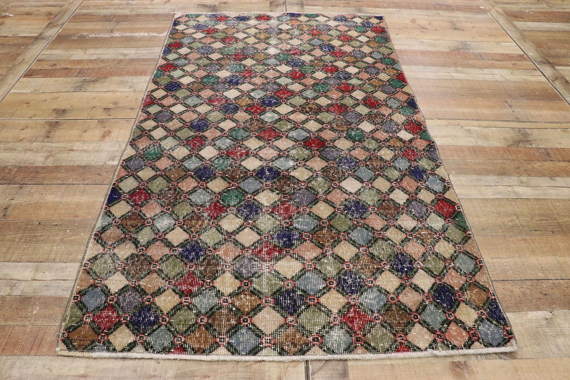 Türkischer Sivas-Teppich im Vintage-Stil mit romantischem Mid-Century-Modern-Stil, im Used-Stil im Angebot 1