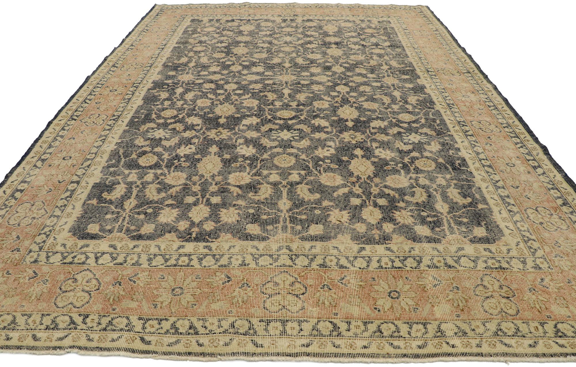 Distressed Vintage Turkish Sivas Rug with Rustic American Colonial  Style In Distressed Condition For Sale In Dallas, TX