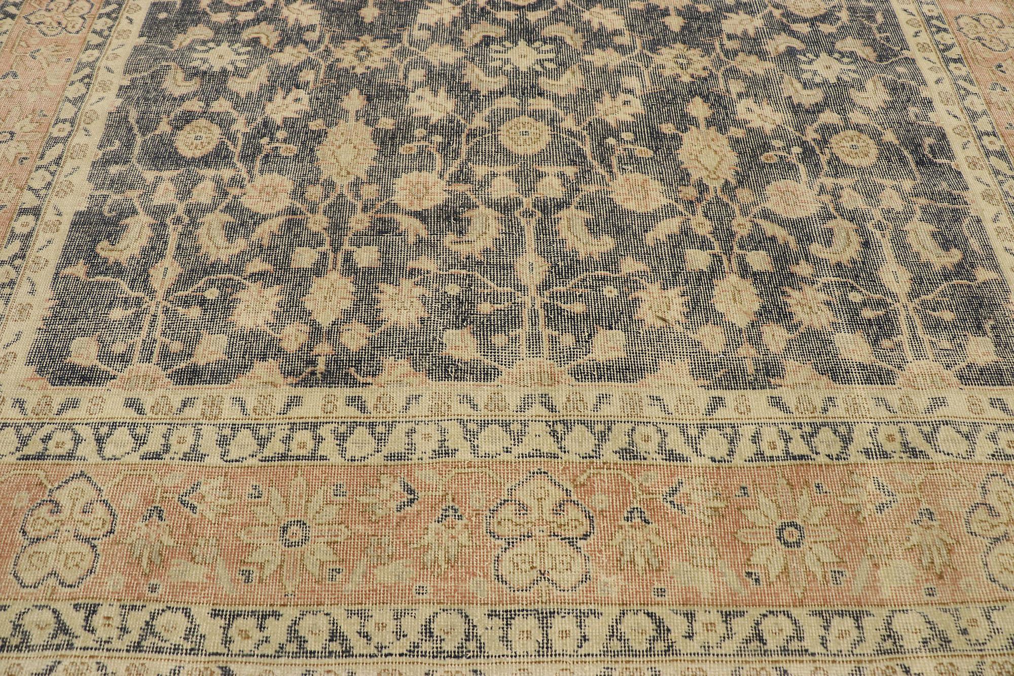 20th Century Distressed Vintage Turkish Sivas Rug with Rustic American Colonial  Style For Sale