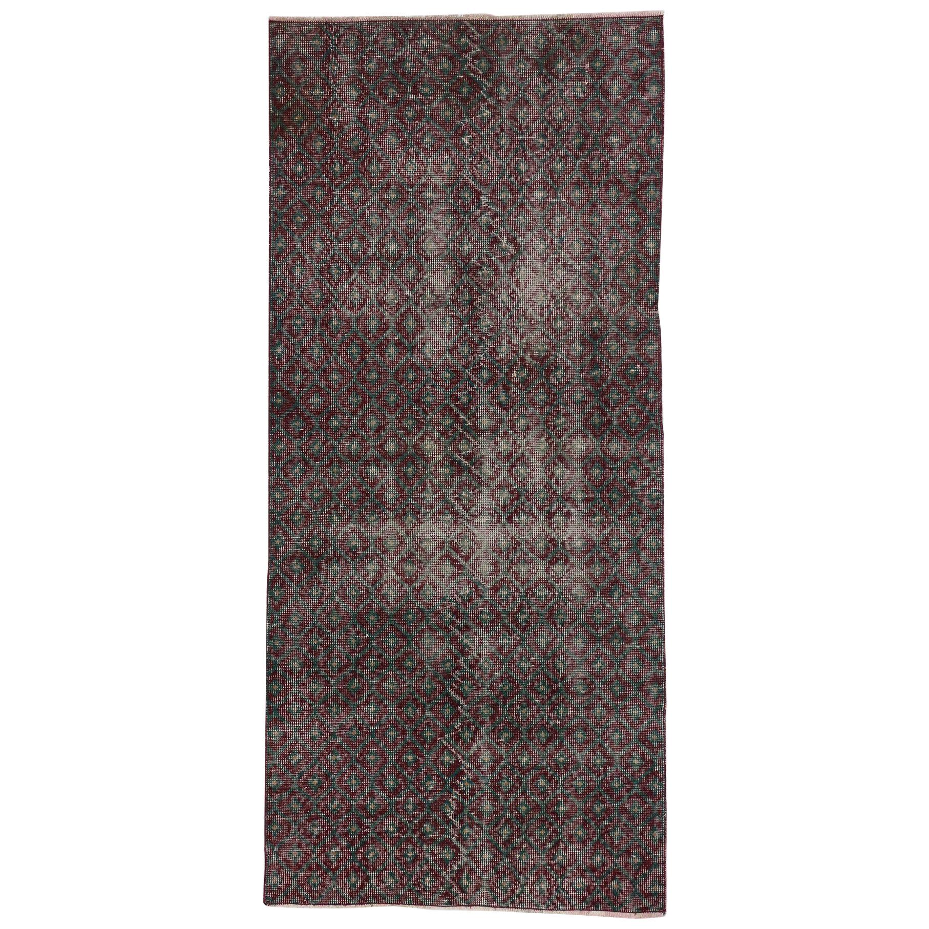 Türkischer Sivas-Teppich im Vintage-Stil im rustikalen, englischen Traditionsstil, im Used-Stil im Angebot
