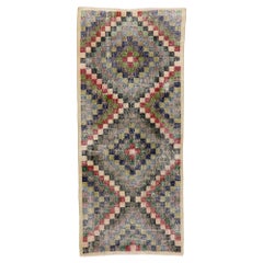 Türkischer Sivas-Teppich im Vintage-Stil im Used-Look mit rustikalem Mid-Century Modern-Stil