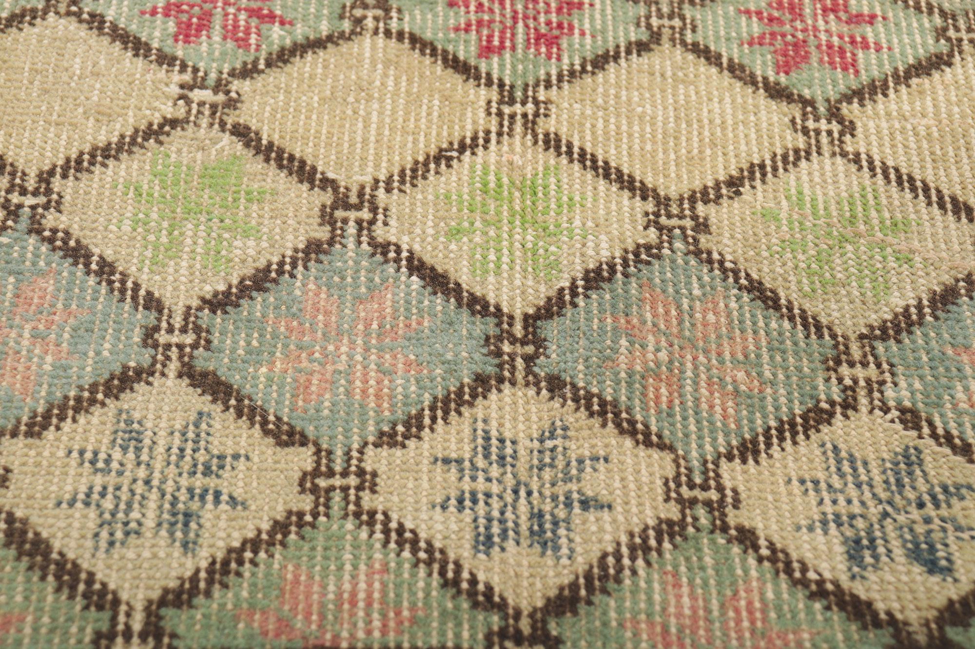 Distressed Vintage Turkish Sivas Rug with Rustic Pastel Earth-Tone Colors In Distressed Condition For Sale In Dallas, TX