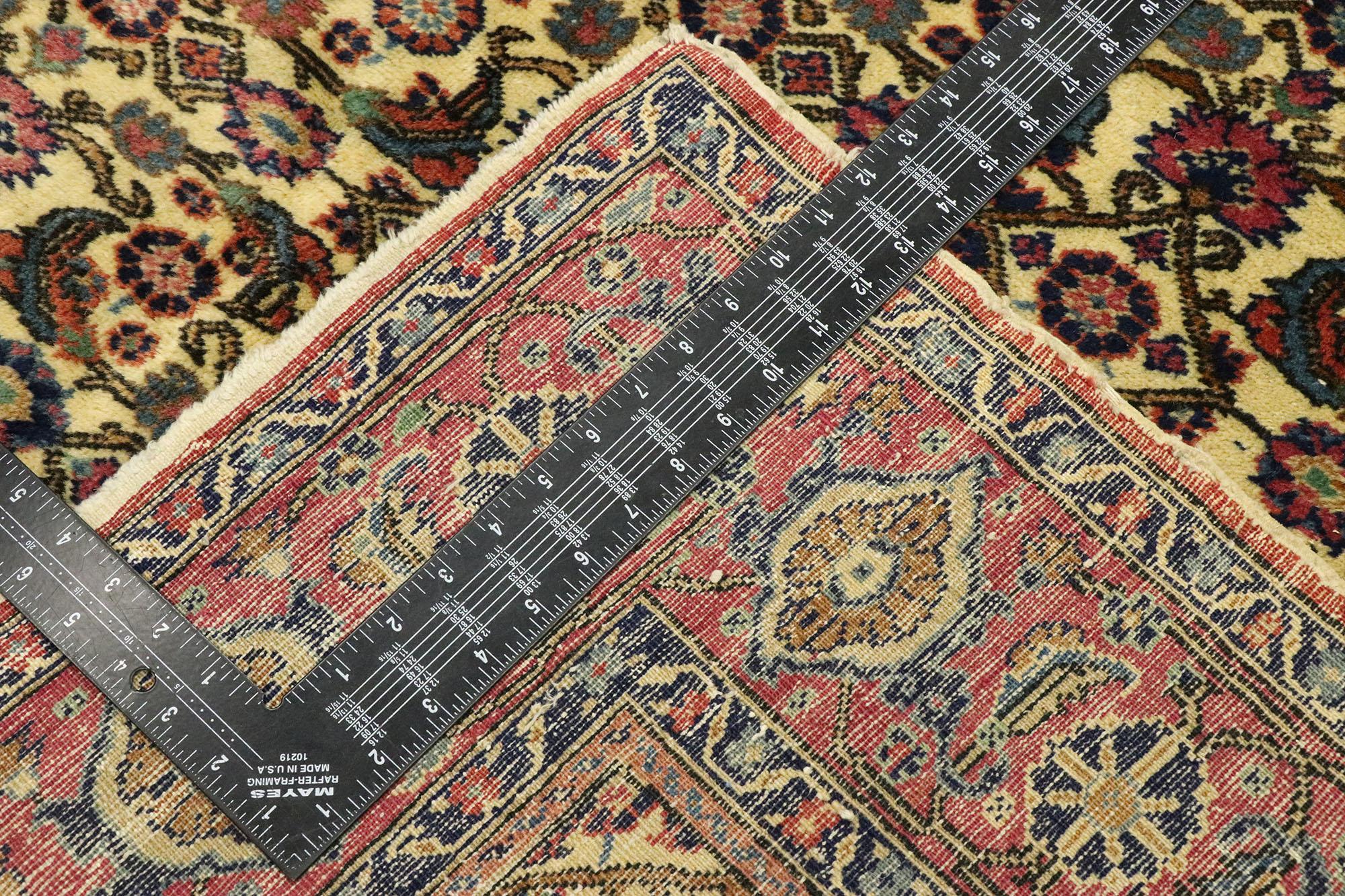 Türkischer Sivas-Teppich im Vintage-Stil im rustikalen viktorianischen Stil, im Used-Stil im Zustand „Gut“ im Angebot in Dallas, TX