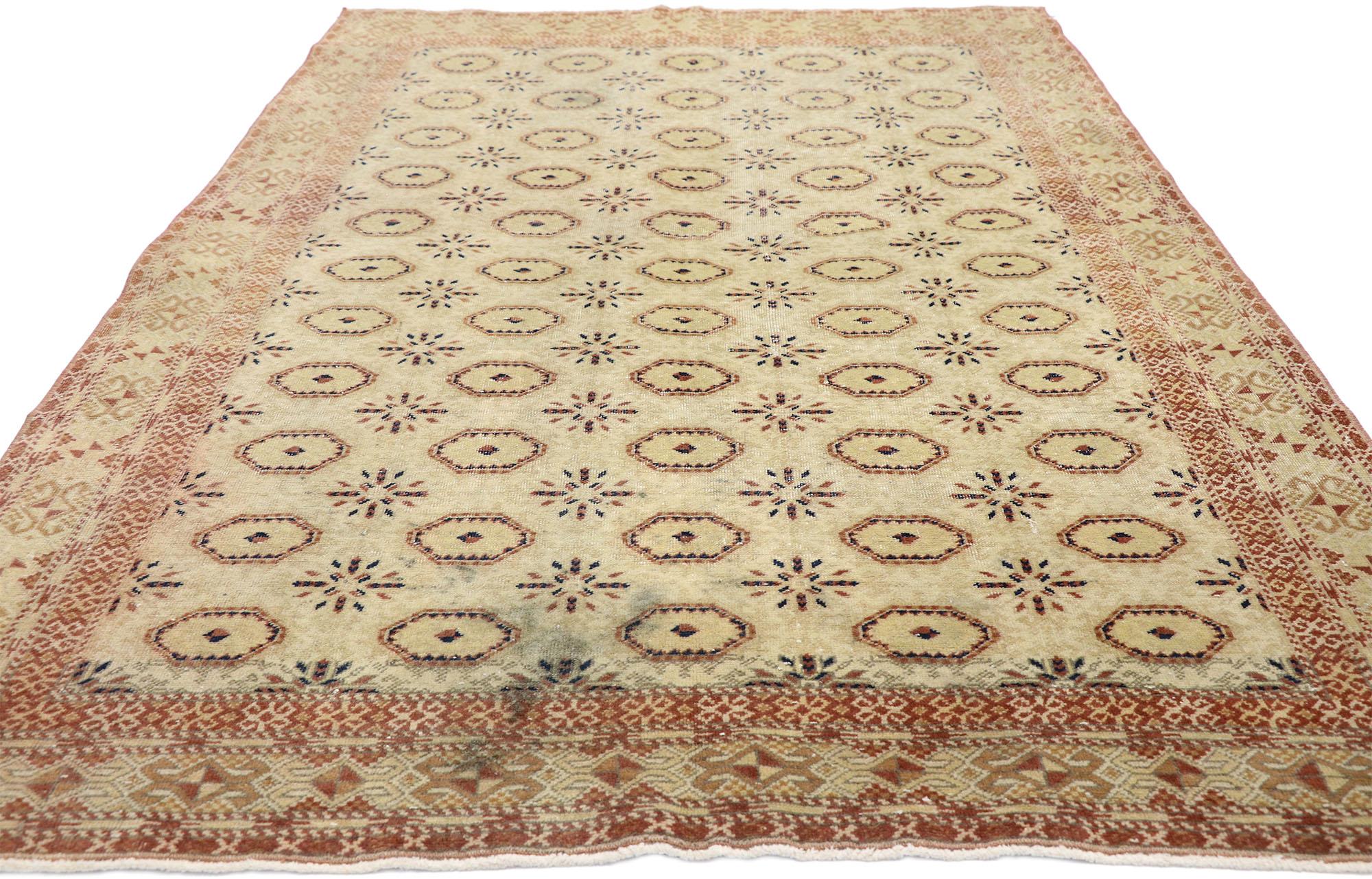 Gealterter türkischer Sivas-Teppich mit turkmenischem Design und edwardianischem Stil (Art déco) im Angebot