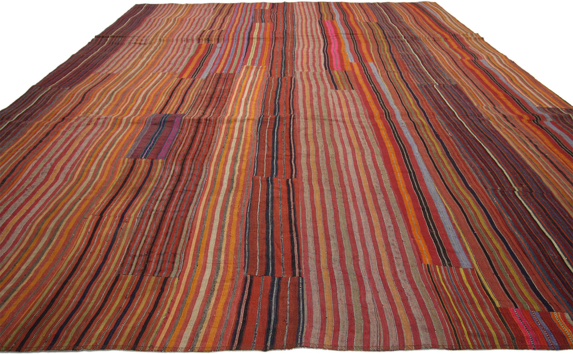 Distressed Vintage Turkish Striped Kilim Rug, Rustic Charm Meets Rugged Beauty In Distressed Condition For Sale In Dallas, TX