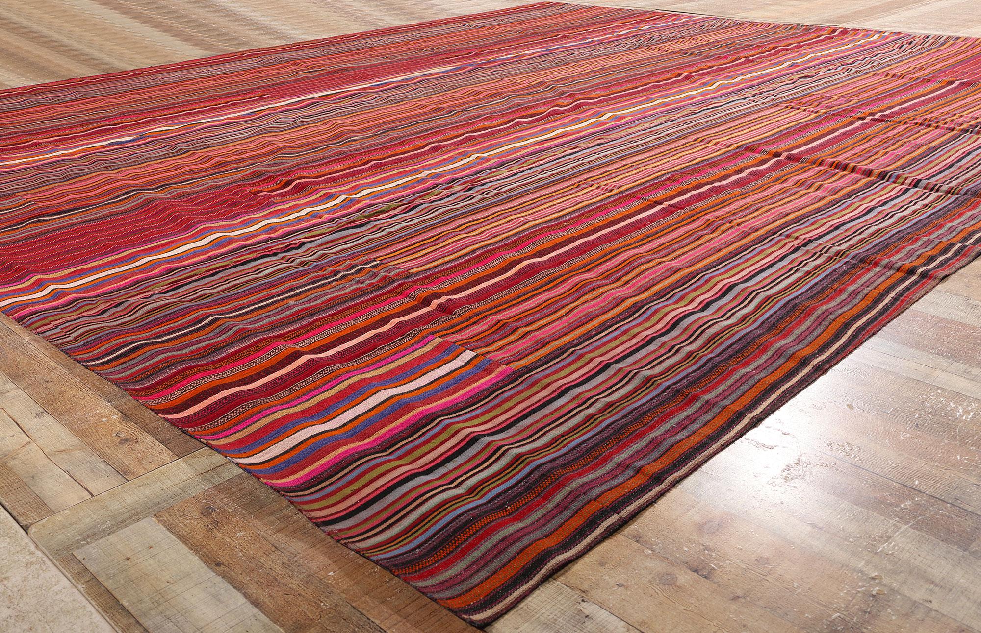 Lana Tappeto turco Rug & Kilim a righe degli anni '60 con stile moderno e rustico Cabine in vendita
