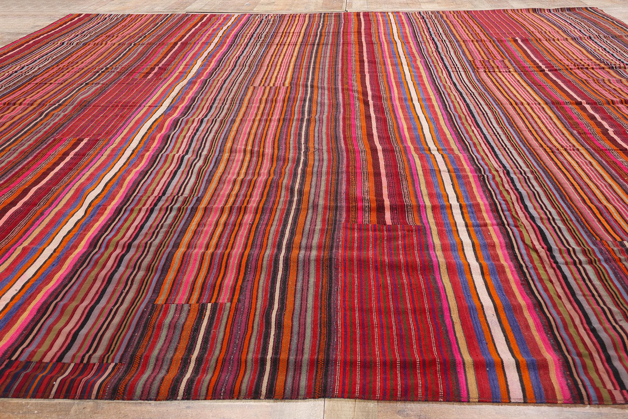 Tappeto turco Rug & Kilim a righe degli anni '60 con stile moderno e rustico Cabine in vendita 1