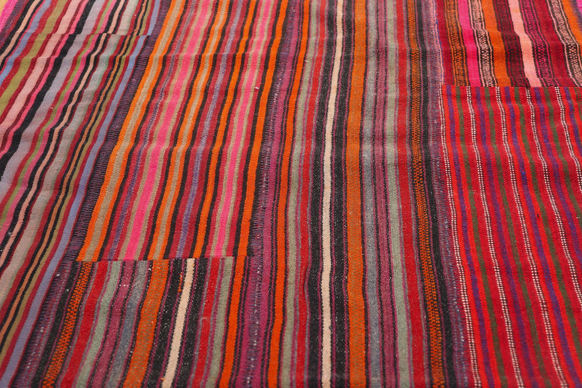 Tappeto turco Rug & Kilim a righe degli anni '60 con stile moderno e rustico Cabine In condizioni buone in vendita a Dallas, TX