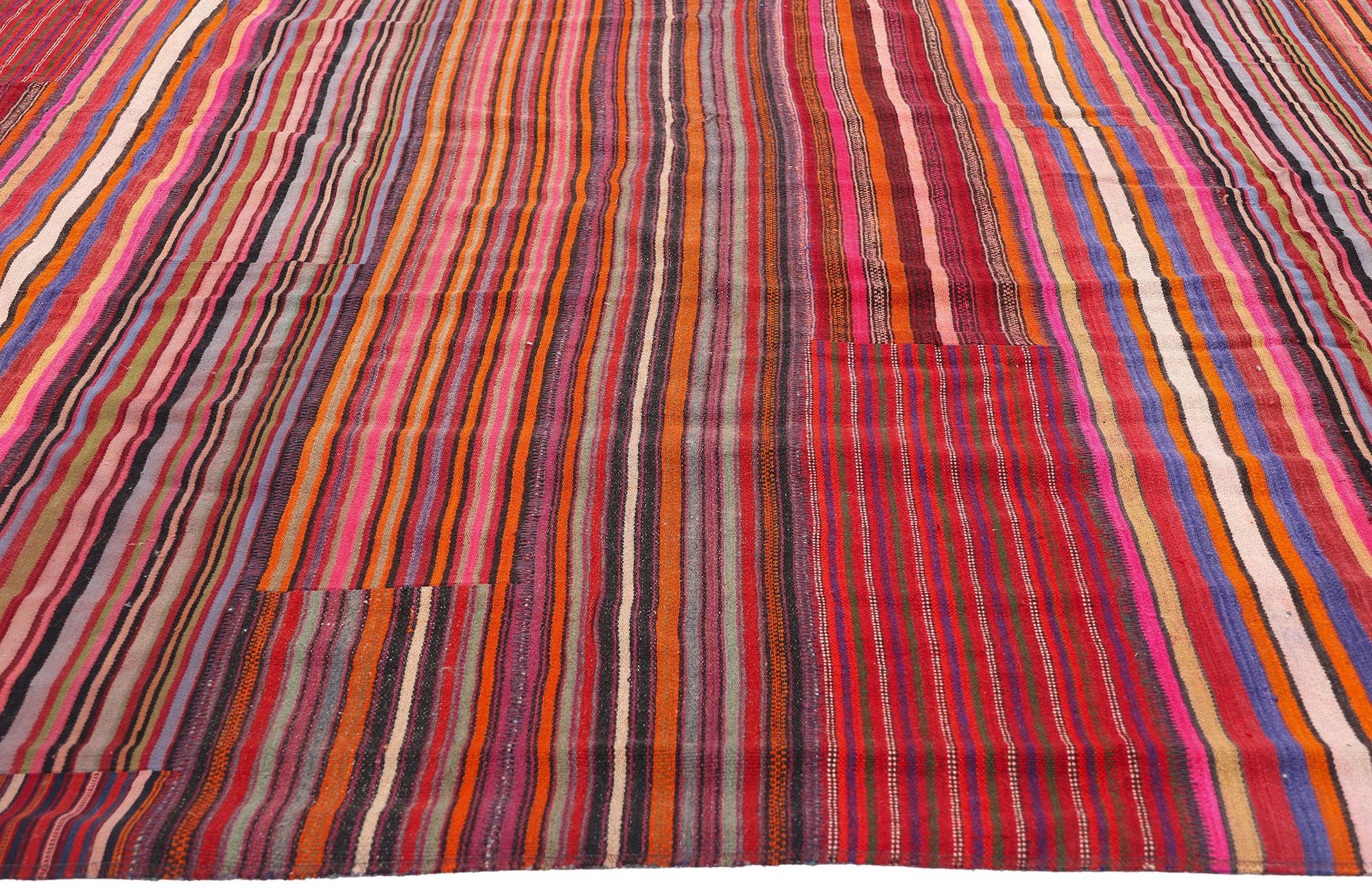 Tessuto a mano Tappeto turco Rug & Kilim a righe degli anni '60 con stile moderno e rustico Cabine in vendita