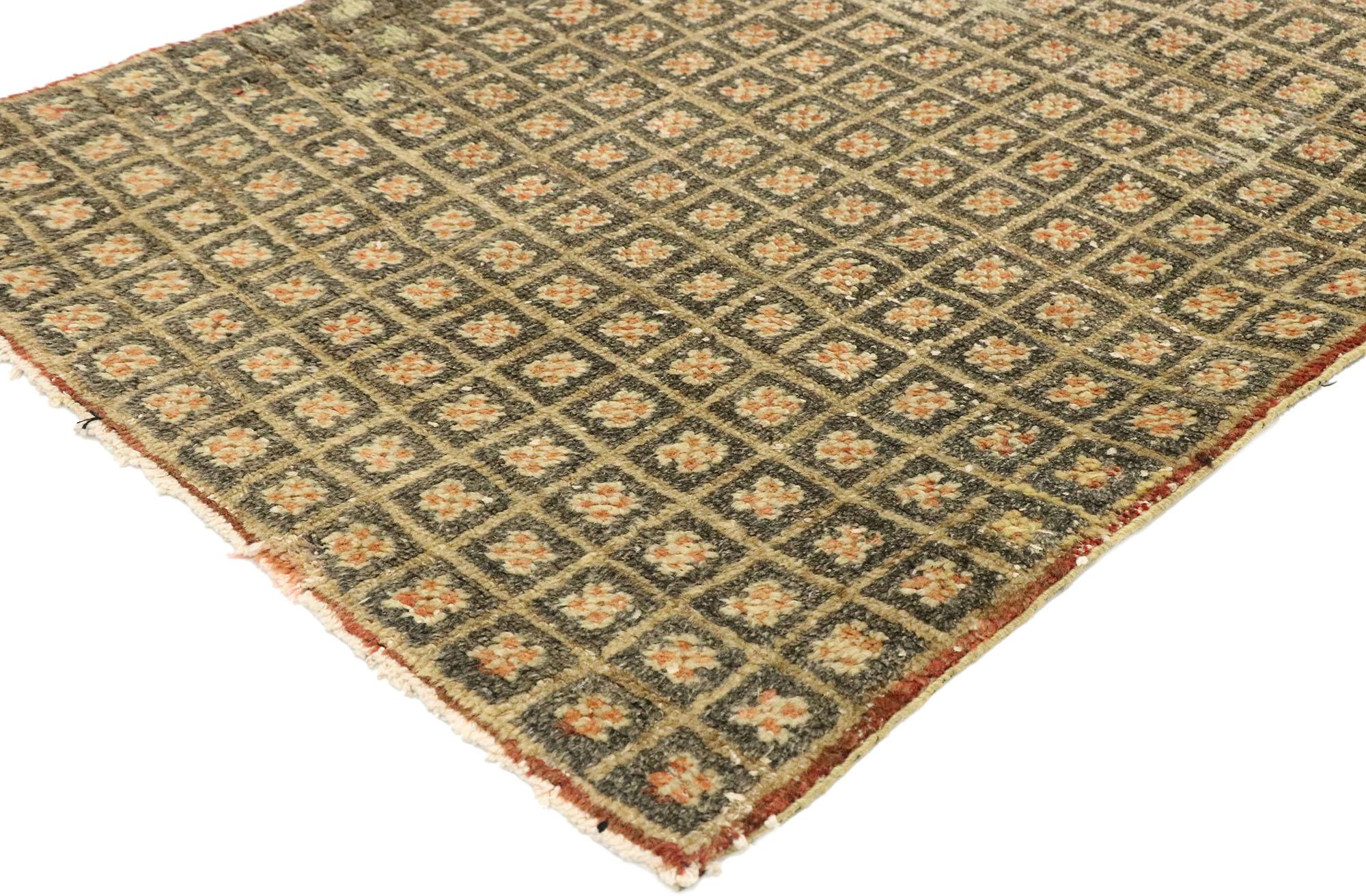 51564, distressed vintage Turkish Tulu accent rug with Mid-Century Modern cubist style. This hand knotted wool distressed vintage Turkish Tulu rug with Mid-Century Modern and cubist style is composed of horizontal and vertical lines creating an
