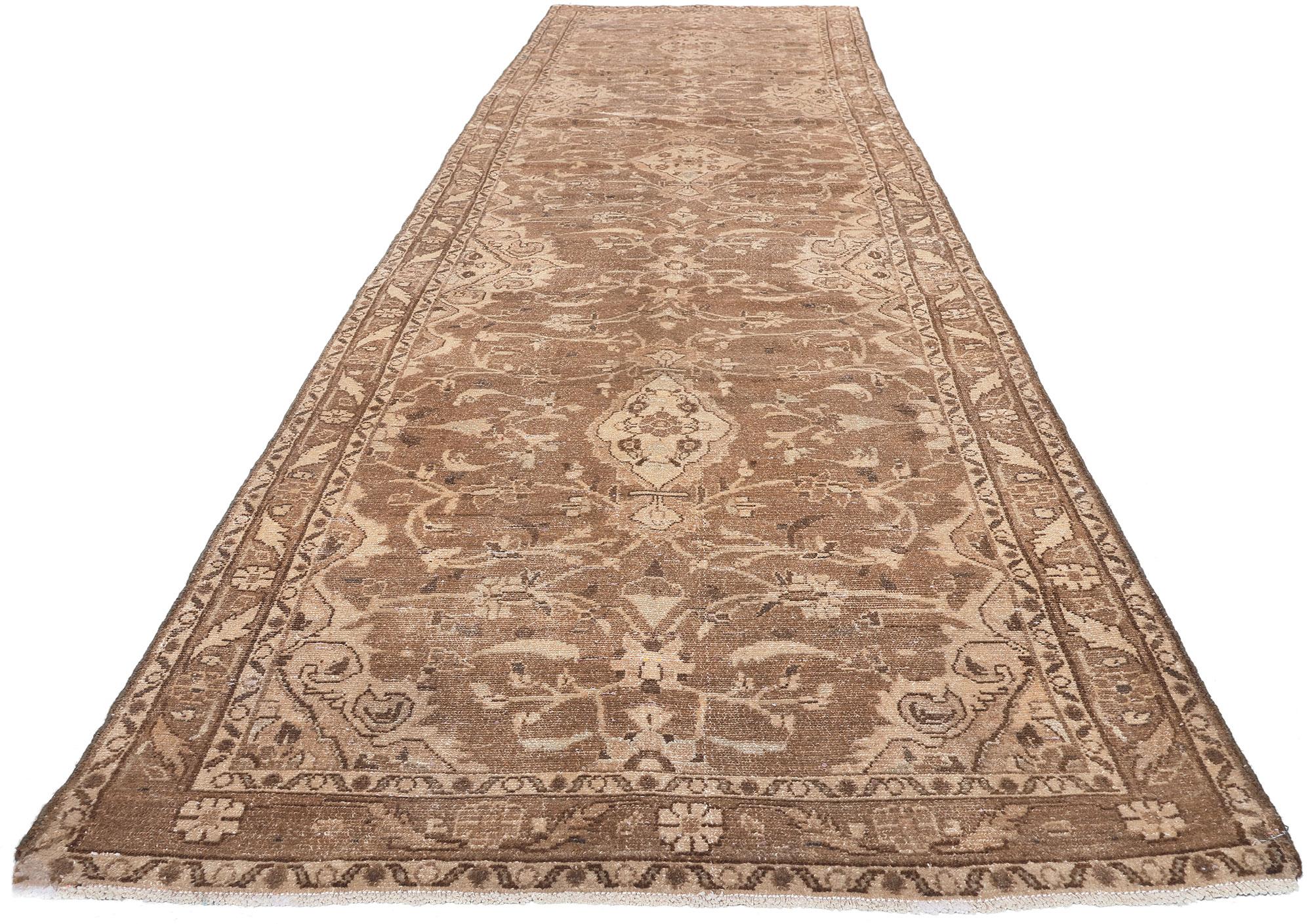 Abgenutzter Vintage-Teppich in warmen Erdtönen Persischer Hamadan Teppich (Malayer) im Angebot