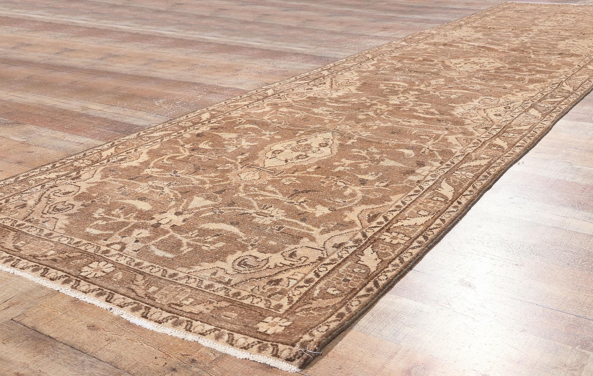 Abgenutzter Vintage-Teppich in warmen Erdtönen Persischer Hamadan Teppich (Wolle) im Angebot