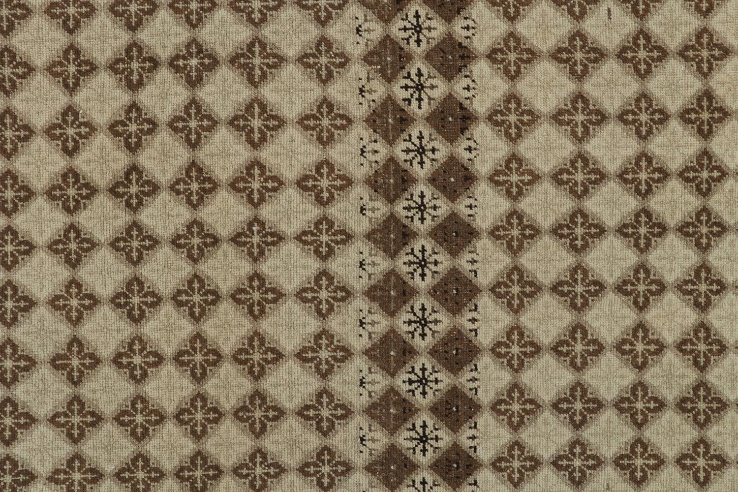 Tappeto Zeki Muren vintage con motivo beige e marrone, di Rug & Kilim In condizioni buone in vendita a Long Island City, NY