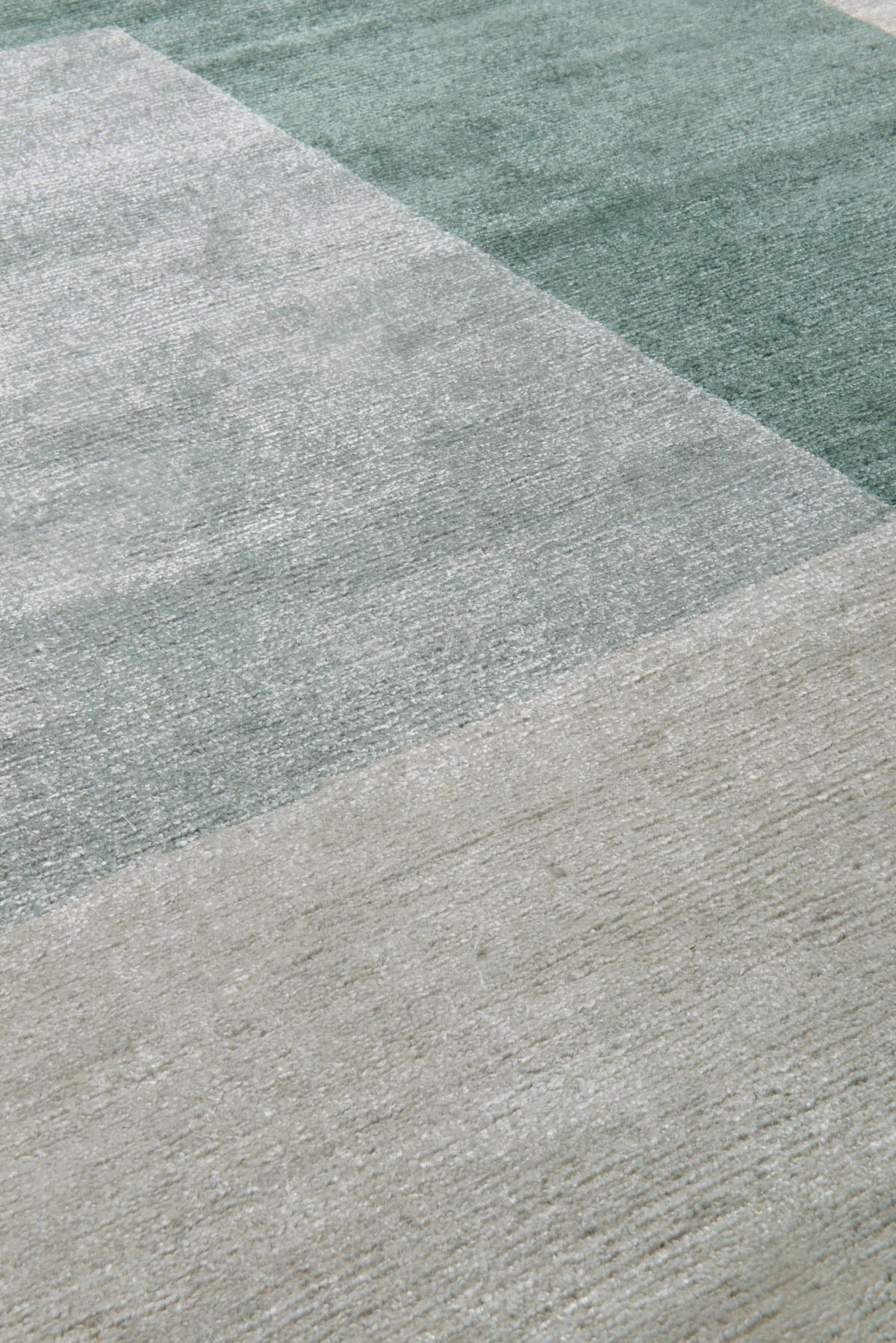 District Spruce, handgeknüpfter Teppich von Kelly Wearstler (Handgeknüpft) im Angebot