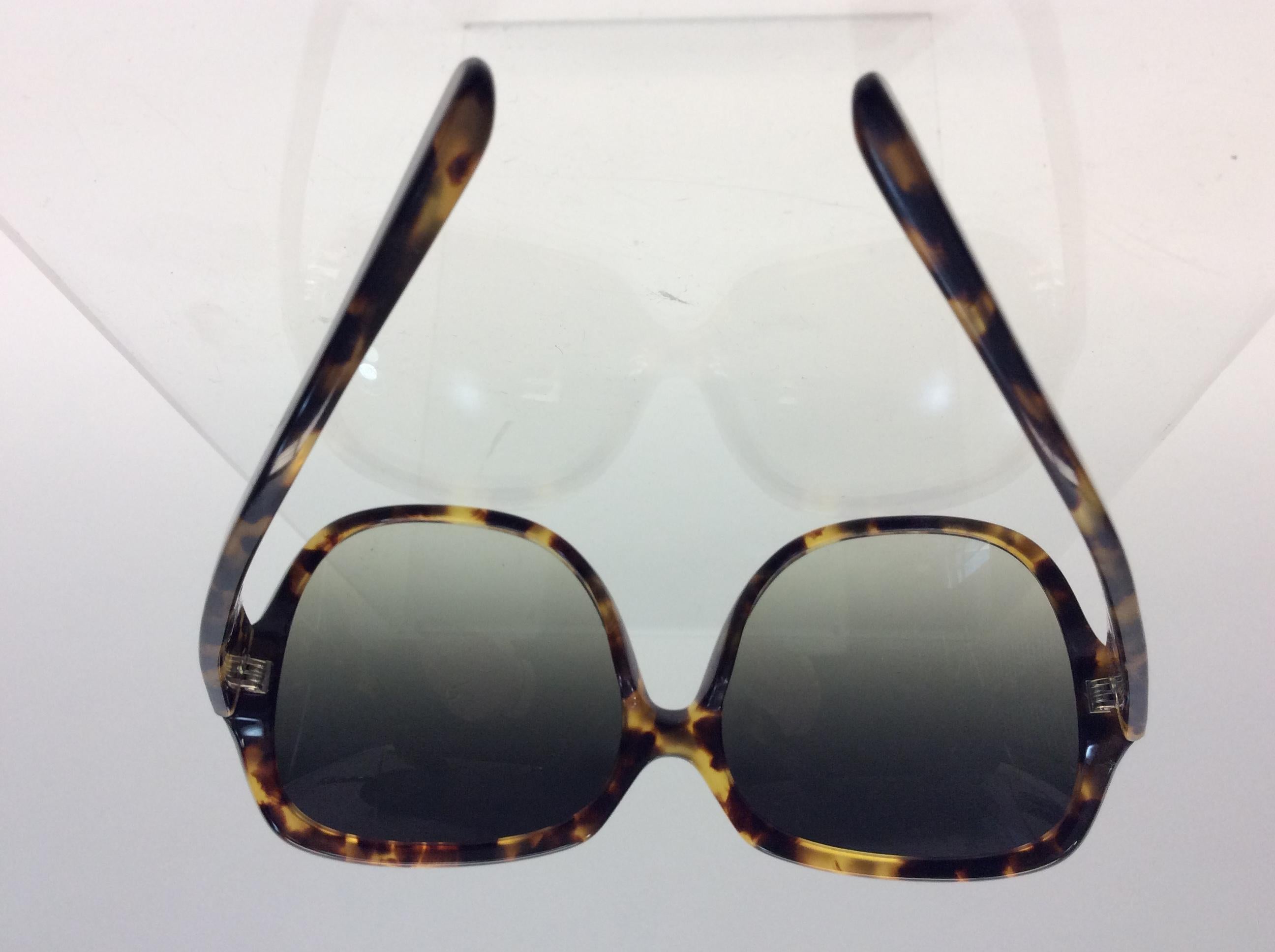 Dita Tortoise Sunglasses In Good Condition For Sale In Narberth, PA
