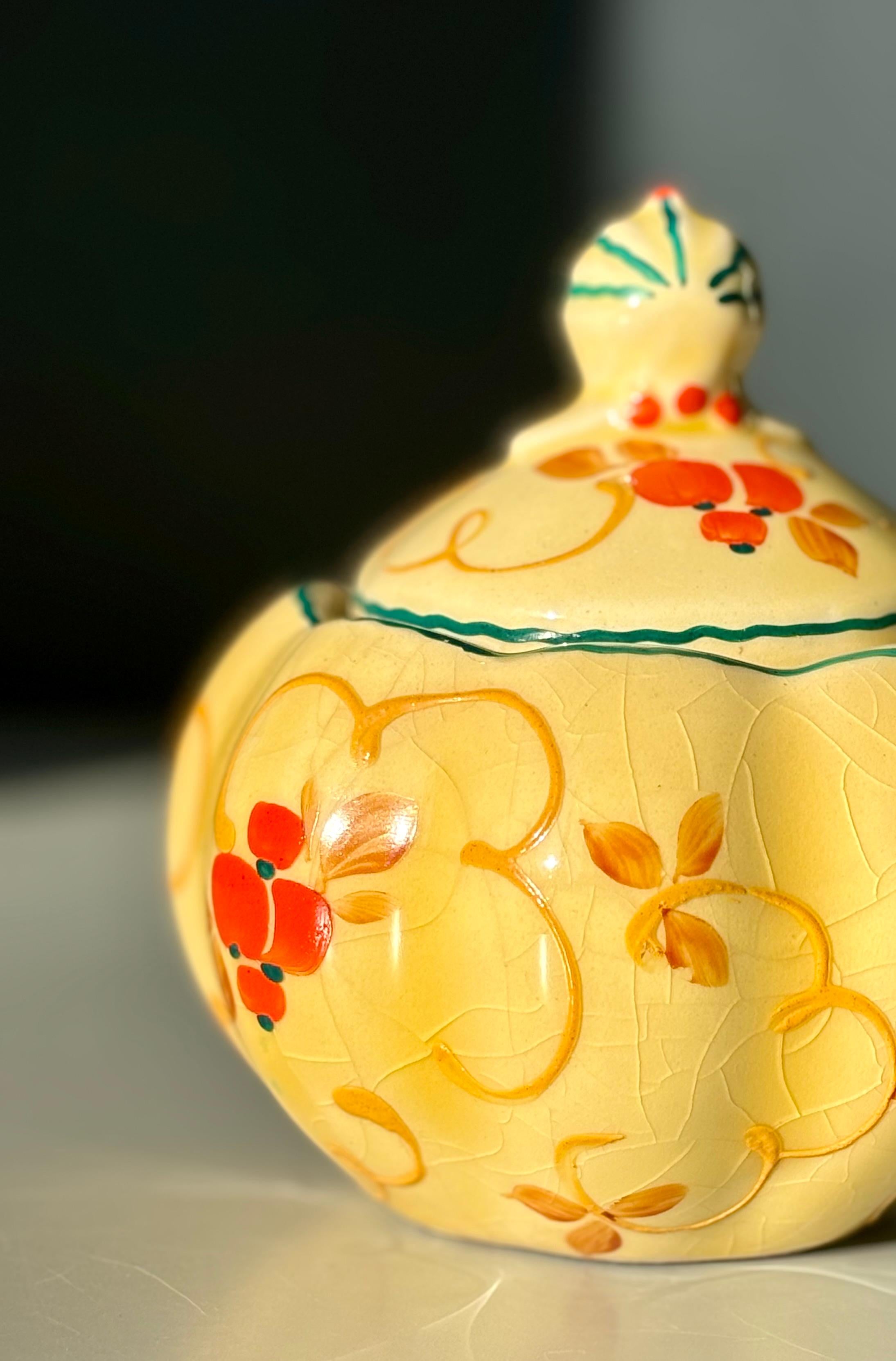 Cuenco con tapa floral de Bohemia Ditmar Urbach, años 30 en Bueno estado para la venta en Copenhagen, DK