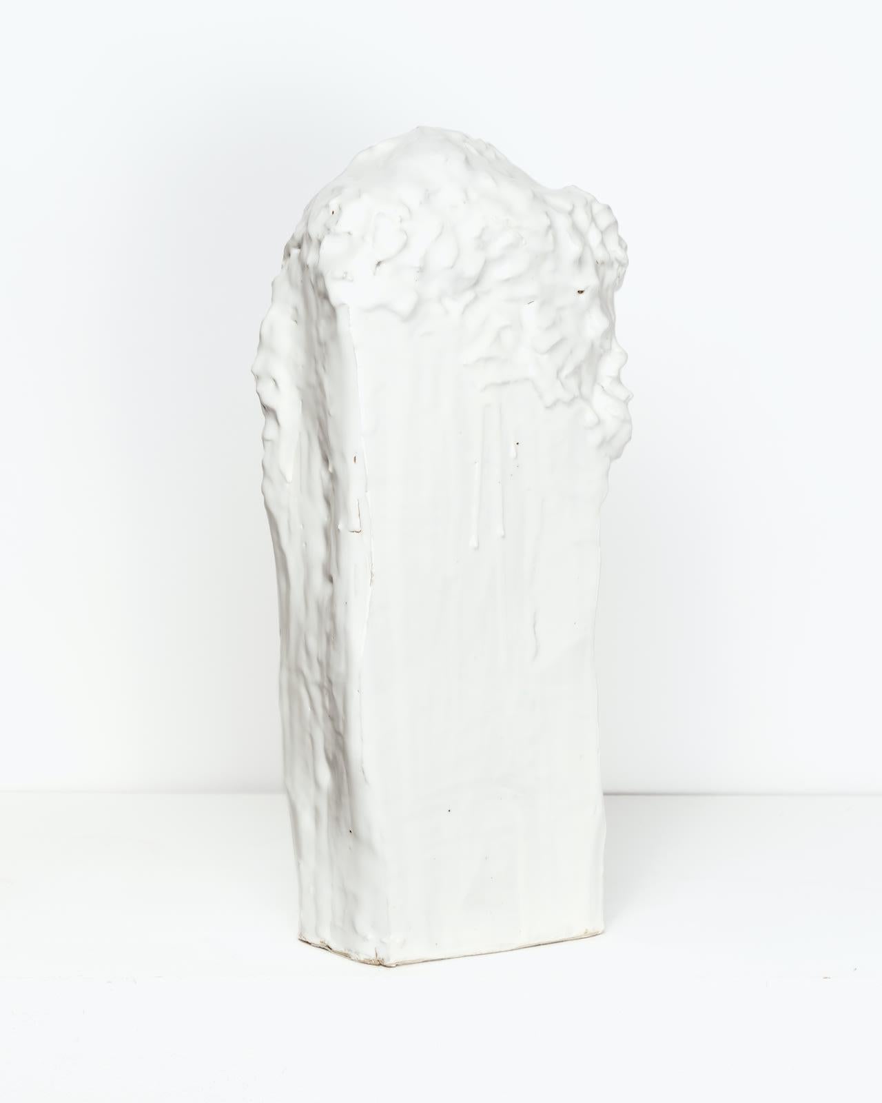 Gres, Porcellana, Smalto bianco
H42 x W19 x D11 cm