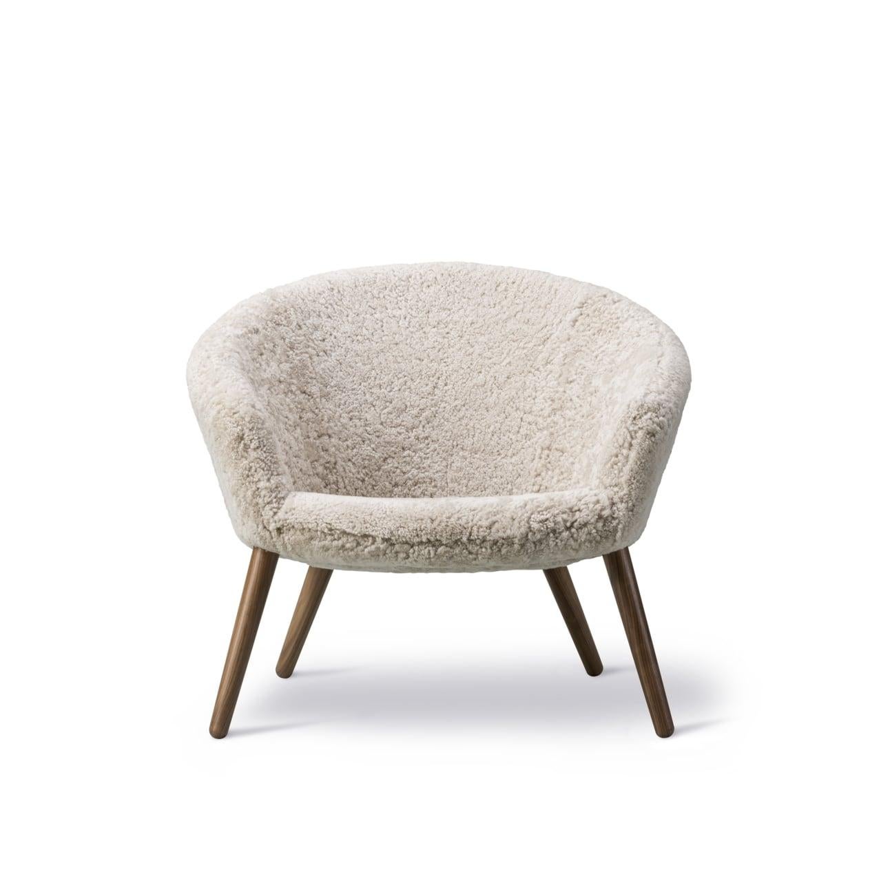 Scandinavian Modern Ditzel Lounge Chair in Moonlight Sheepskin / Lacquered Walnut for Fredericia For Sale