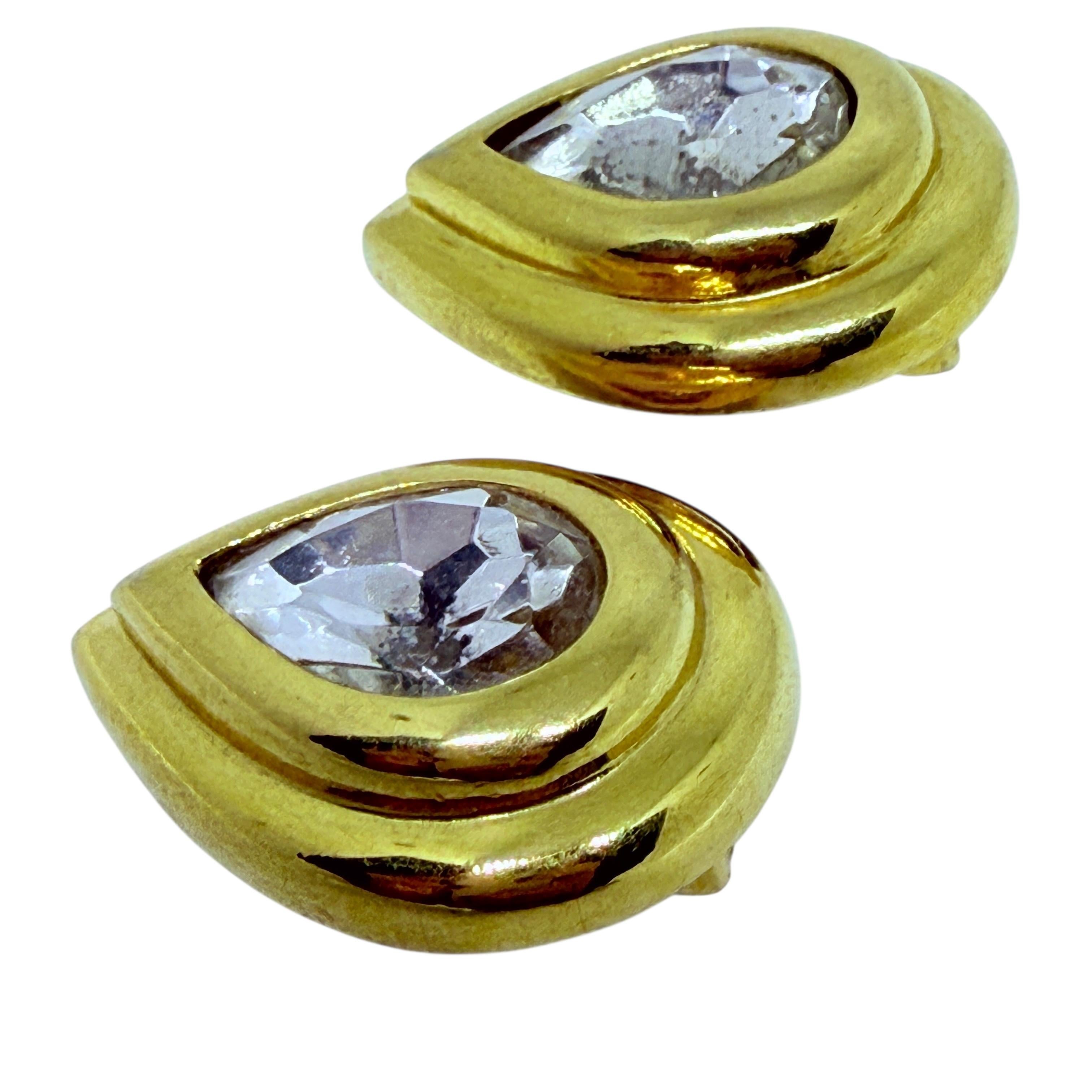 DIVA signiert Vintage Gold Ton Glas Designer Clip auf Ohrringe für Damen oder Herren im Angebot