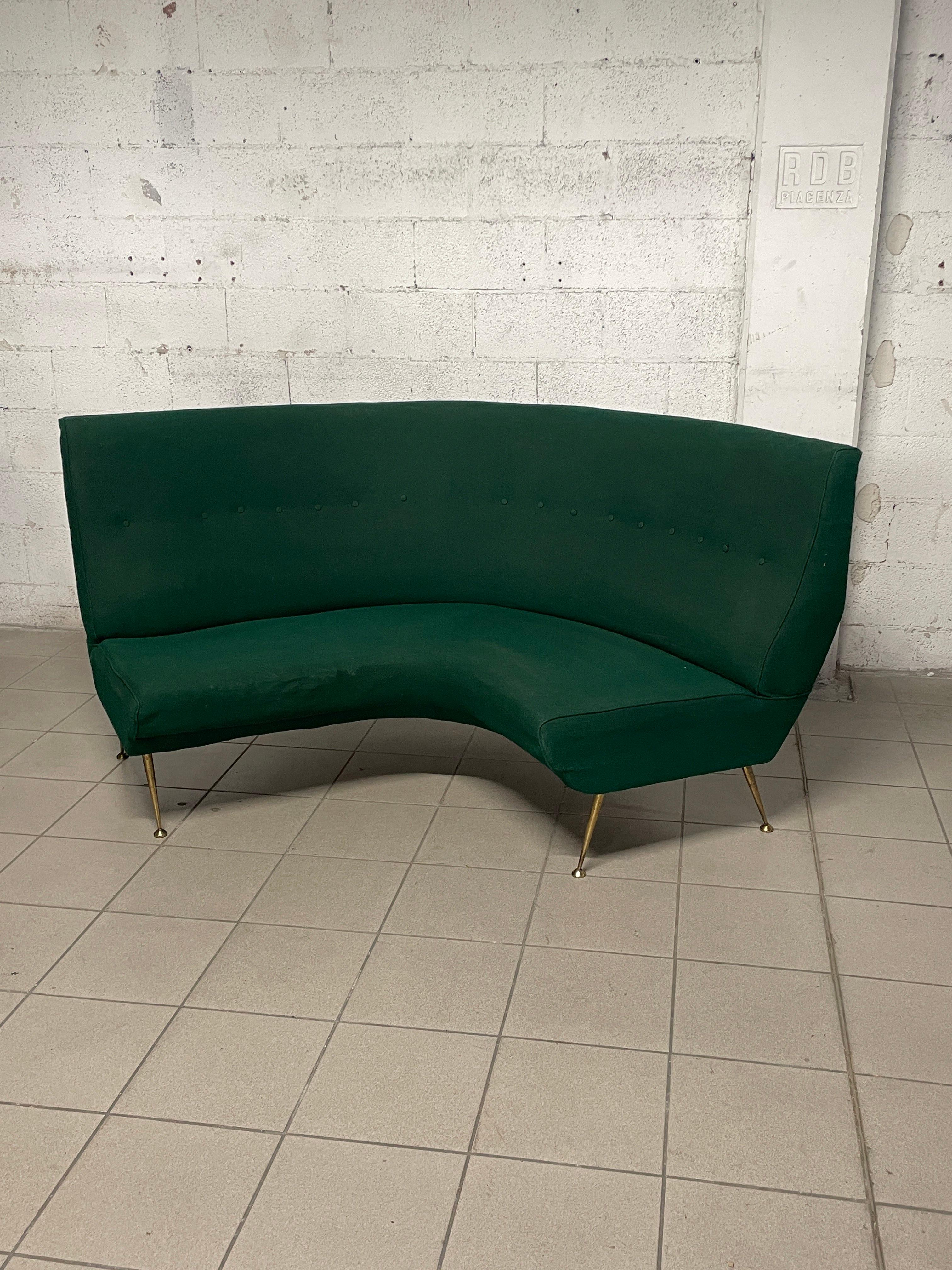 Sofá esquinero de los años 60 de fabricación italiana Italian en venta