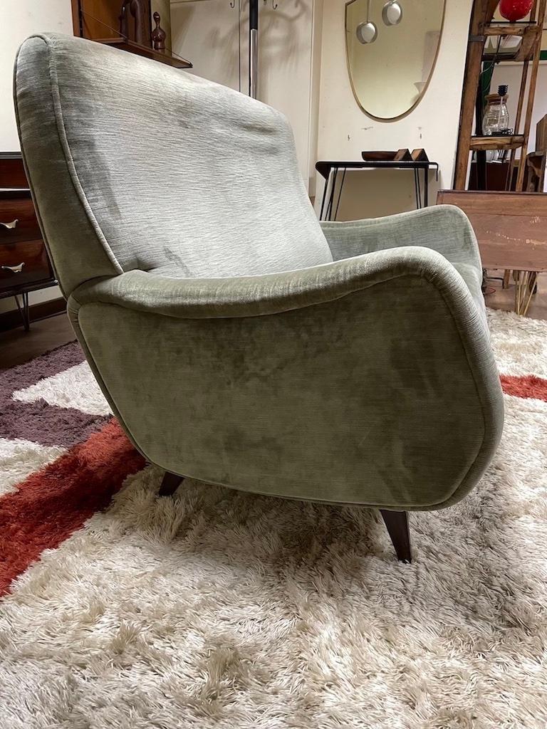 Divanetto anni '60 attribuito Atelier Borsani Varedo en Bueno estado para la venta en SAN PIETRO MOSEZZO, NO