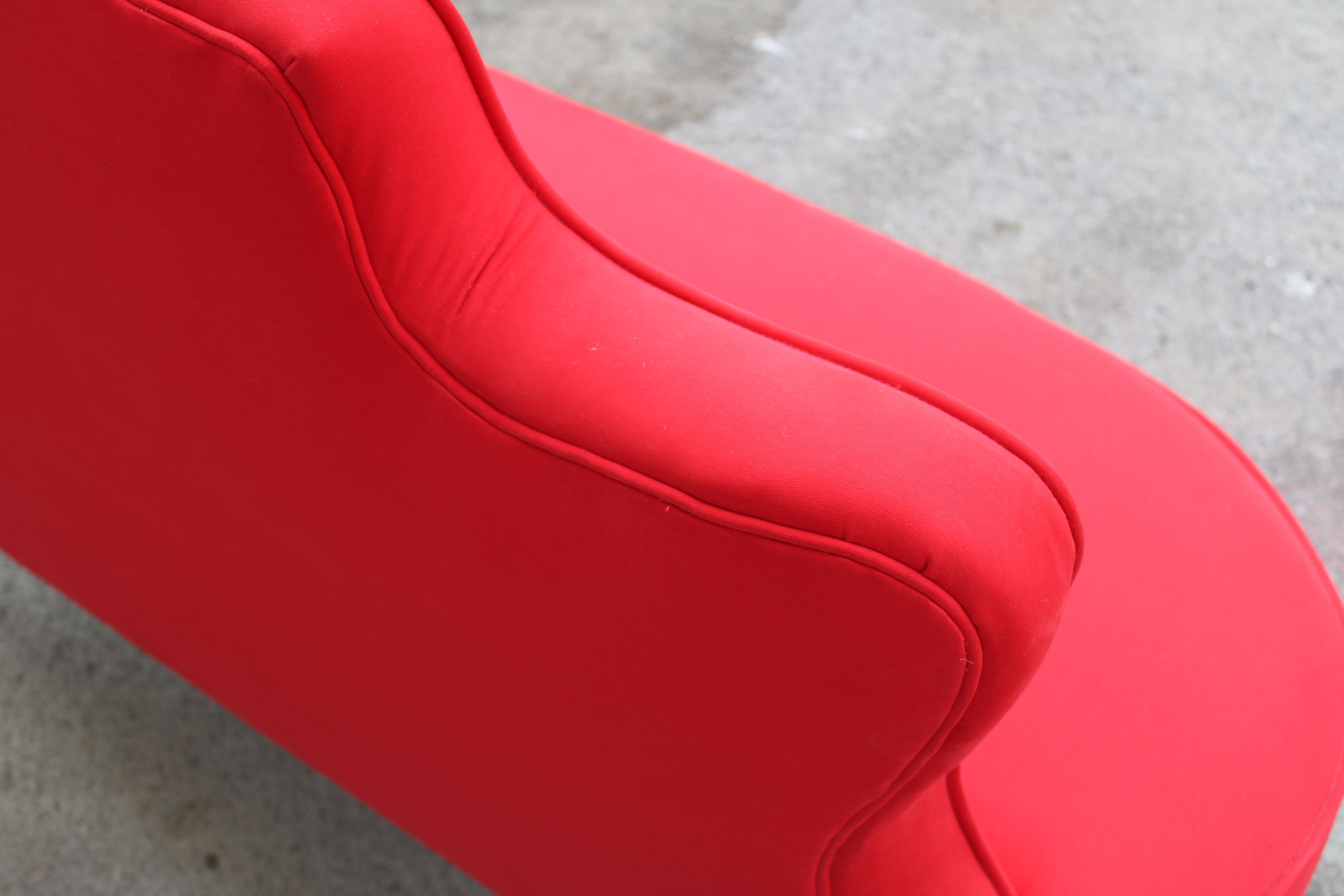 Divanetto Sagomato Italiano Cesare Lacca 1950 Tessuto Rosso Cardinale in vendita 3