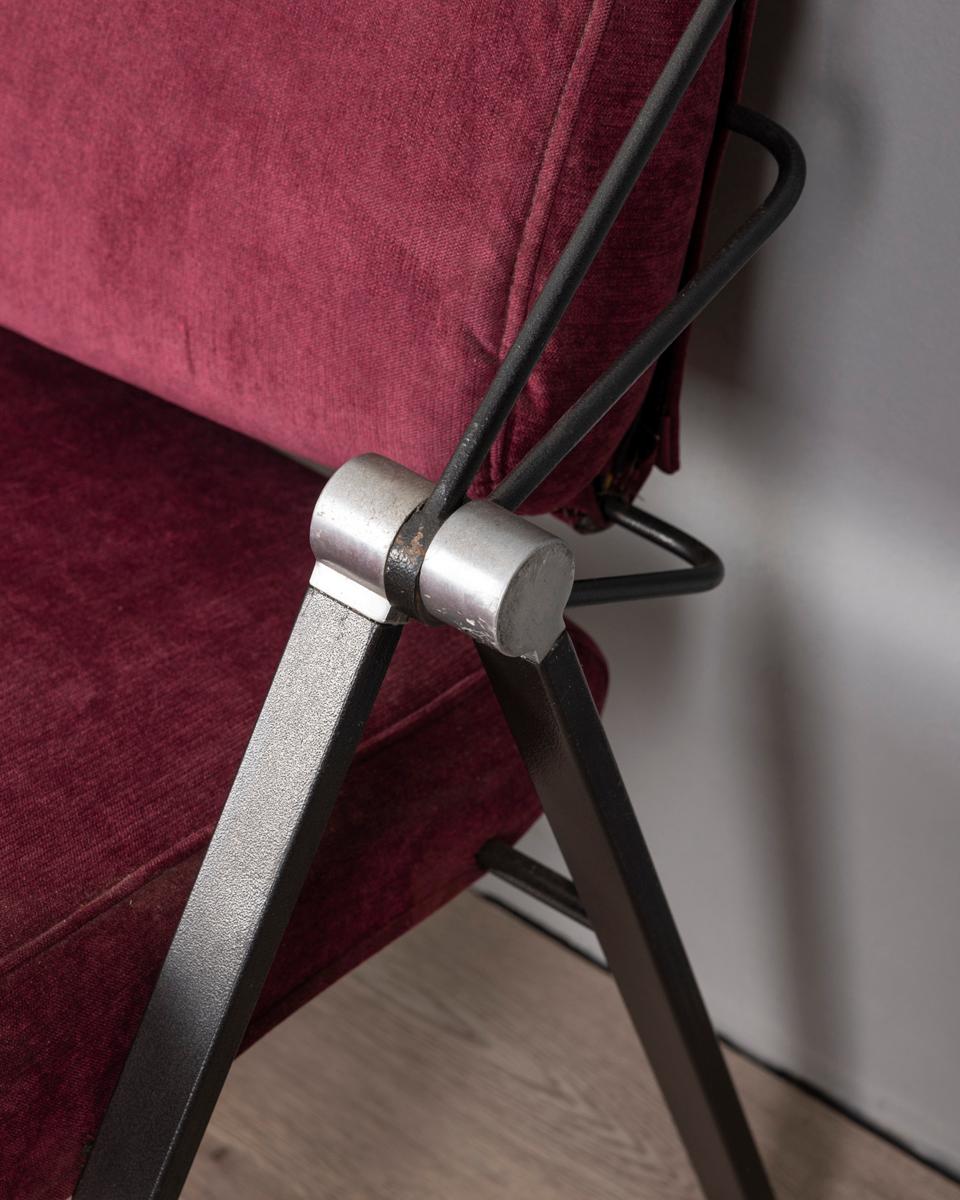 Late 20th Century Divanetto vintage anni 70 tessuto bordeaux design Formanova For Sale