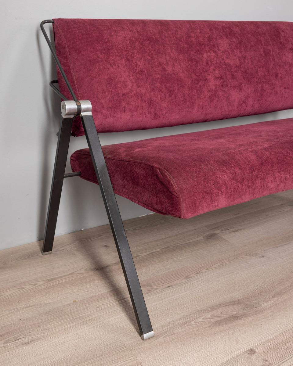 Divanetto vintage anni 70 tessuto bordeaux design Formanova For Sale 1