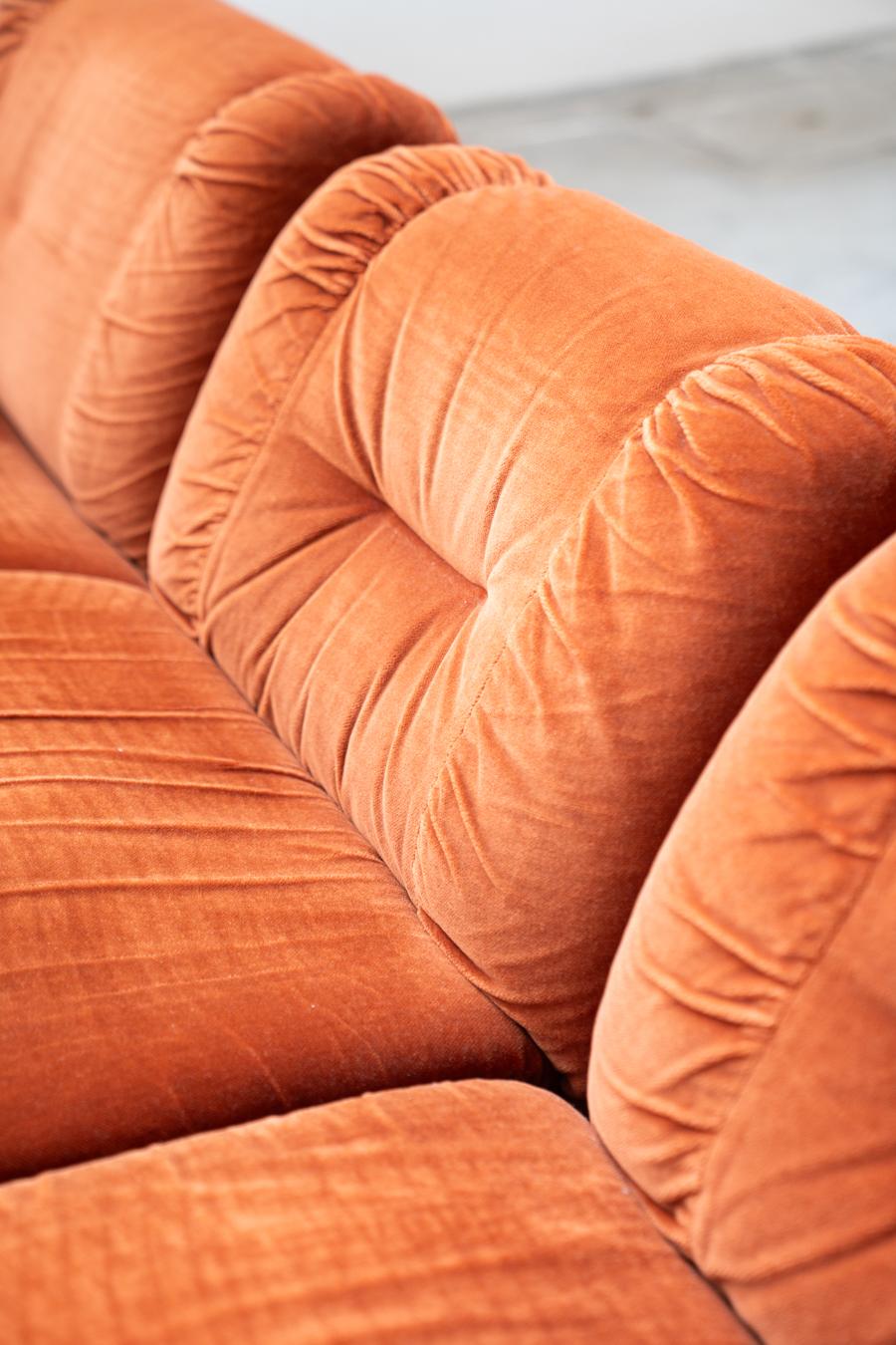 Orangefarbene Chenille-Sofas, zwei- und dreisitzig, 2er-Set, 1970er Jahre im Angebot 14
