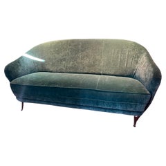 Divano 1970 vintage rivestito in velluto verde