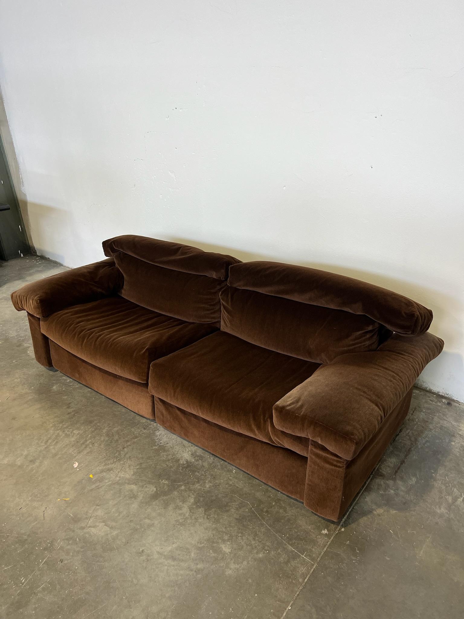 Velvet Divano 2 posti erasmo B&B Italia Afra e Tobia Scarpa velluto marrone