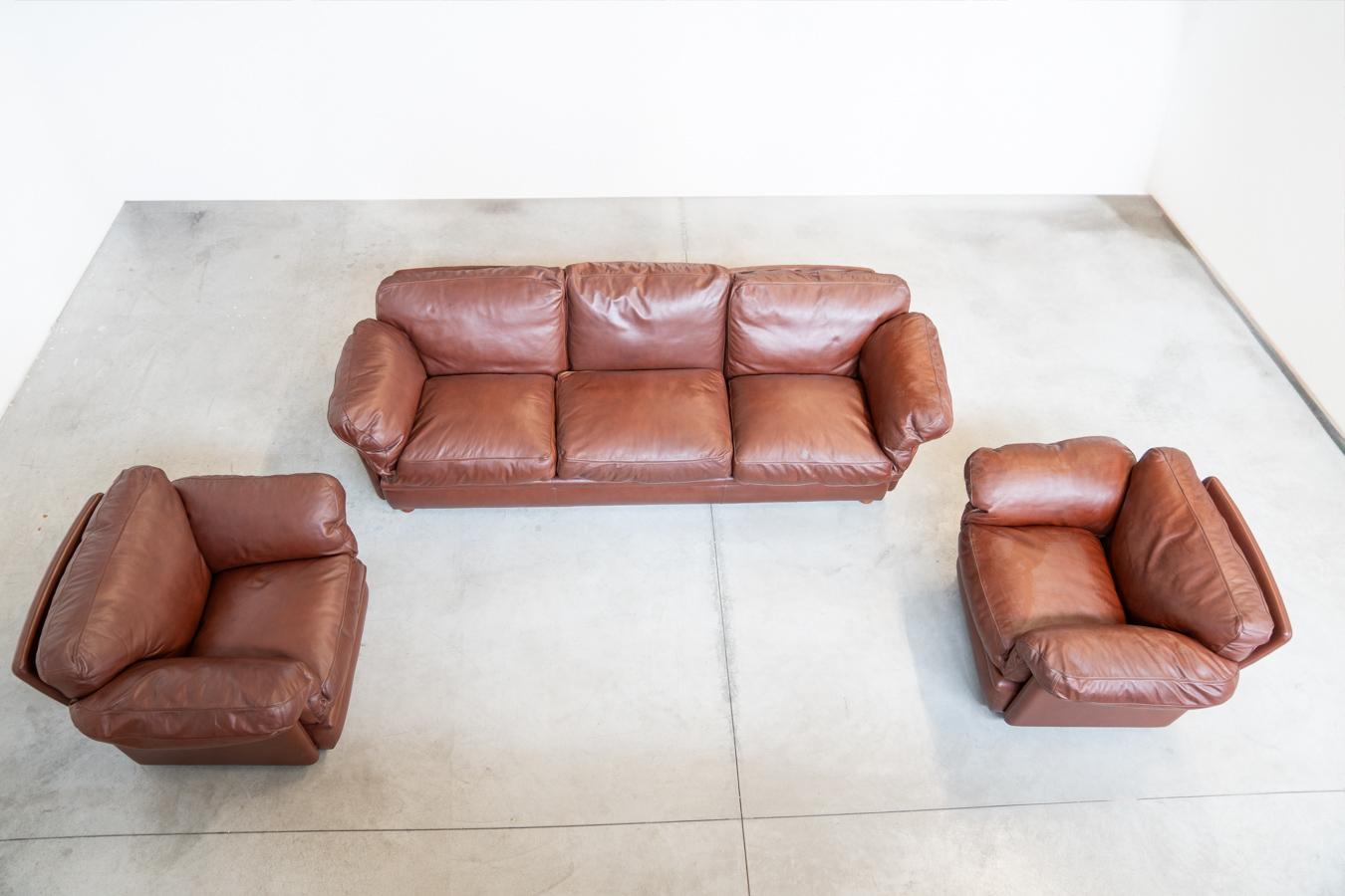 Italian Frau leather 3-seater sofa and two armchairs, 1980-1990 For Sale
