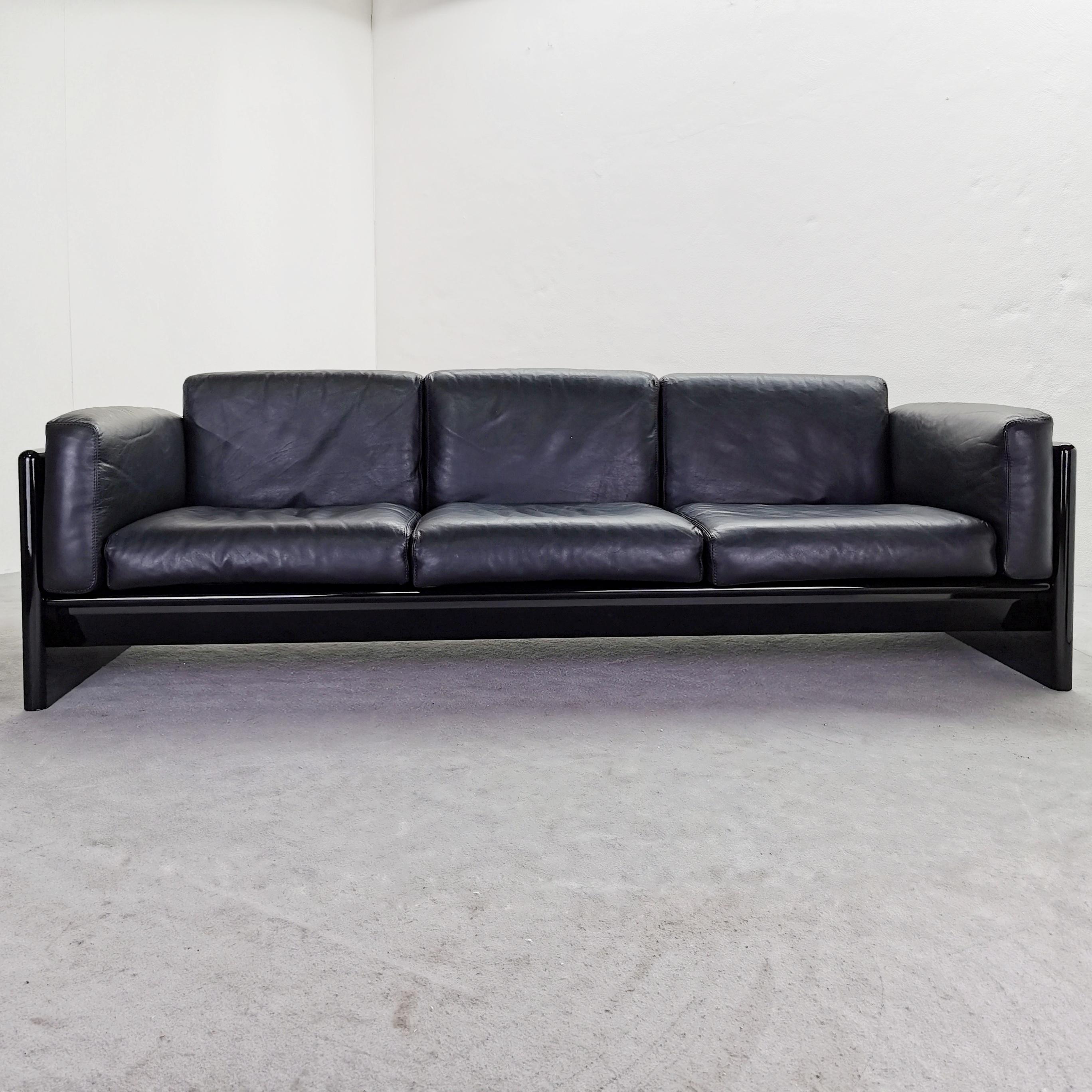 3-Sitzer Sofa aus Leder und Lack Studio Simon von Gavina im Zustand „Gut“ im Angebot in Milano, MI