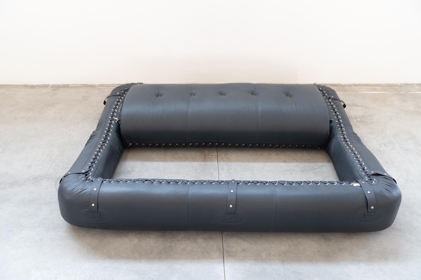 Late 20th Century 3-seater sofa / bed Anfibio, by Alessandro Becchi for Giovannetti 	Collections For Sale