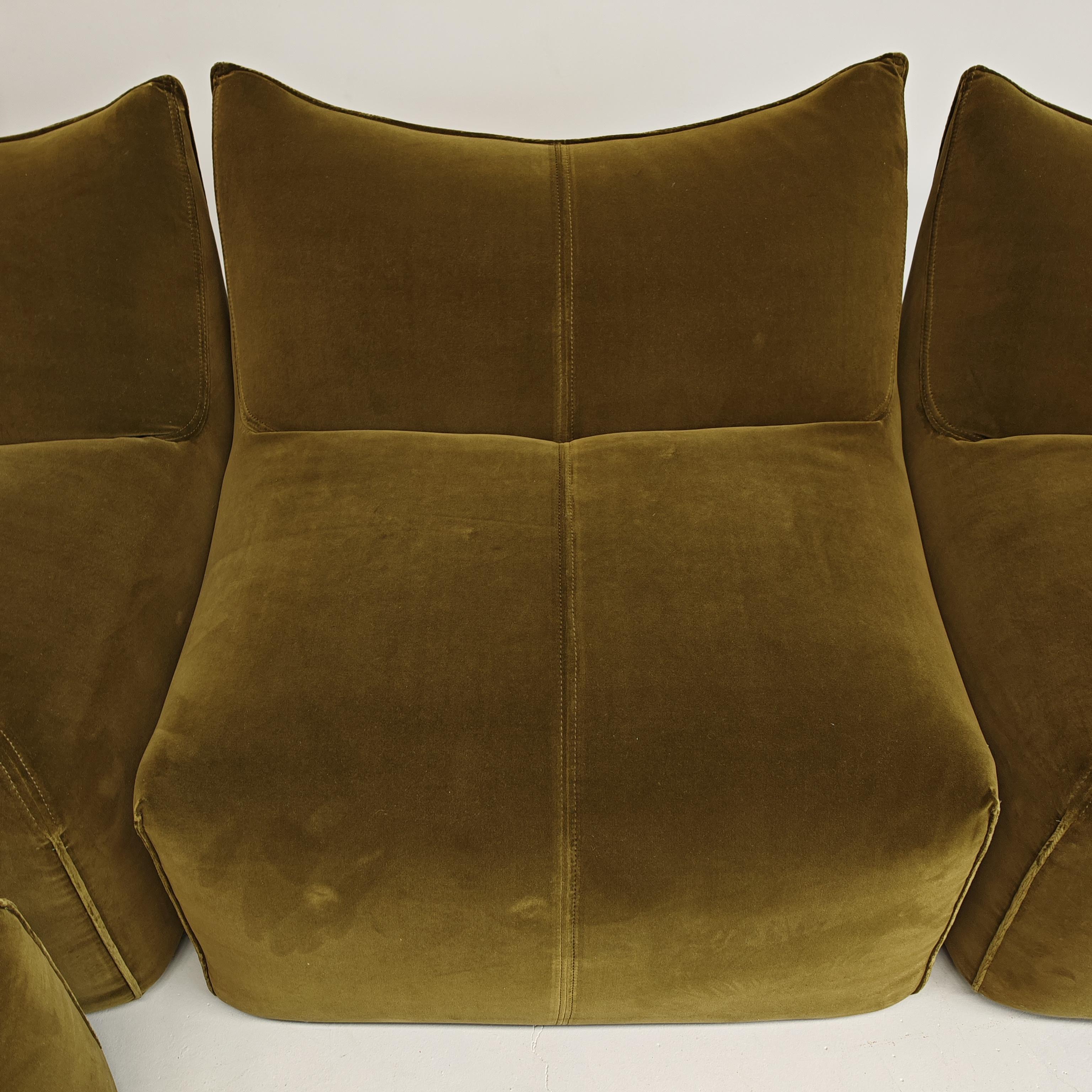 Canapé 4 modules 'Bambole' design by M.Bellini for B&B 1970 velours vert en vente 2
