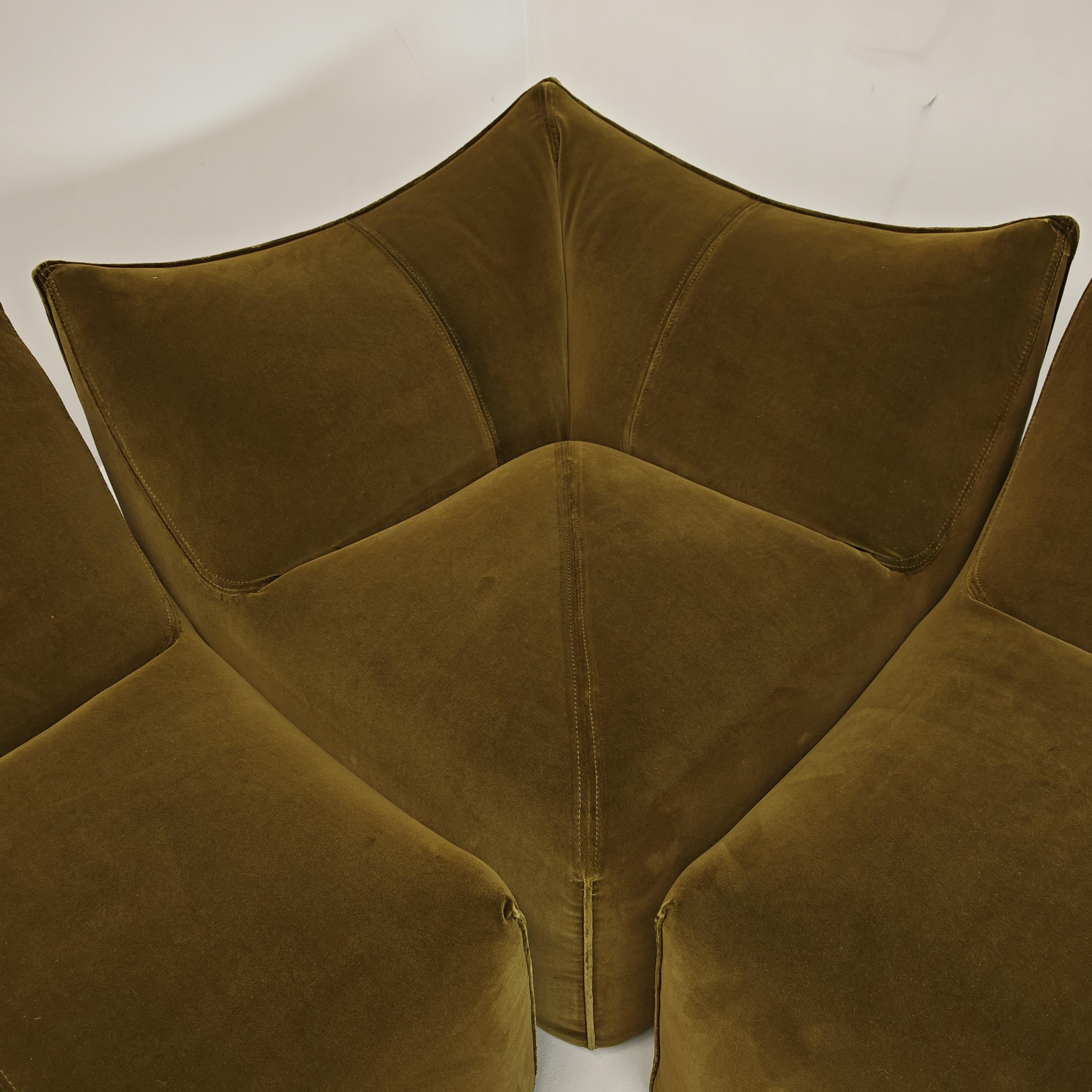 Canapé 4 modules 'Bambole' design by M.Bellini for B&B 1970 velours vert en vente 1