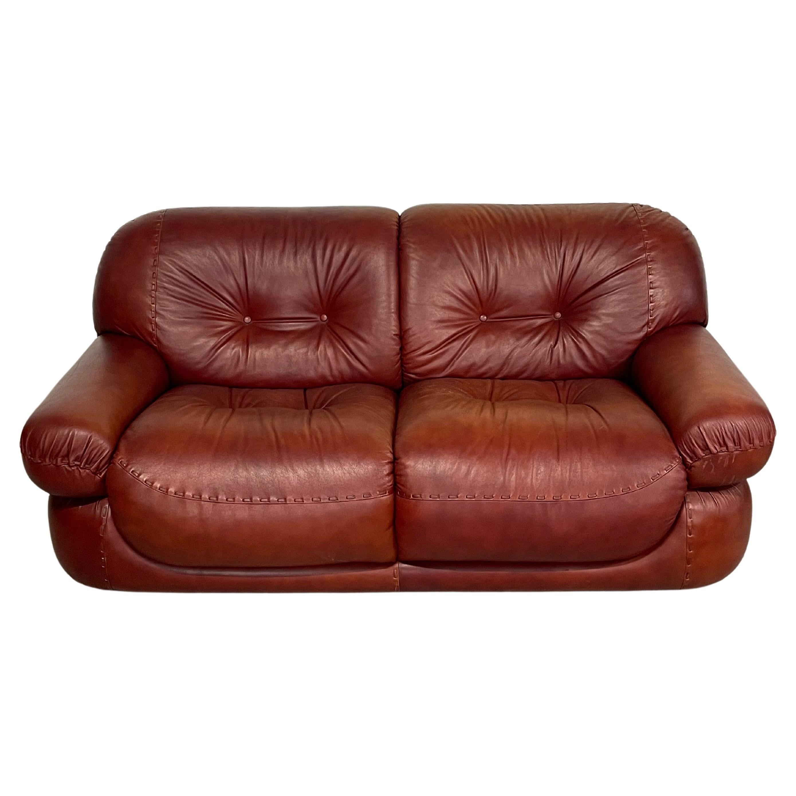 2-seater leather sofa mod. Sapporo by Mobil Girgi Italia, 1970s For Sale