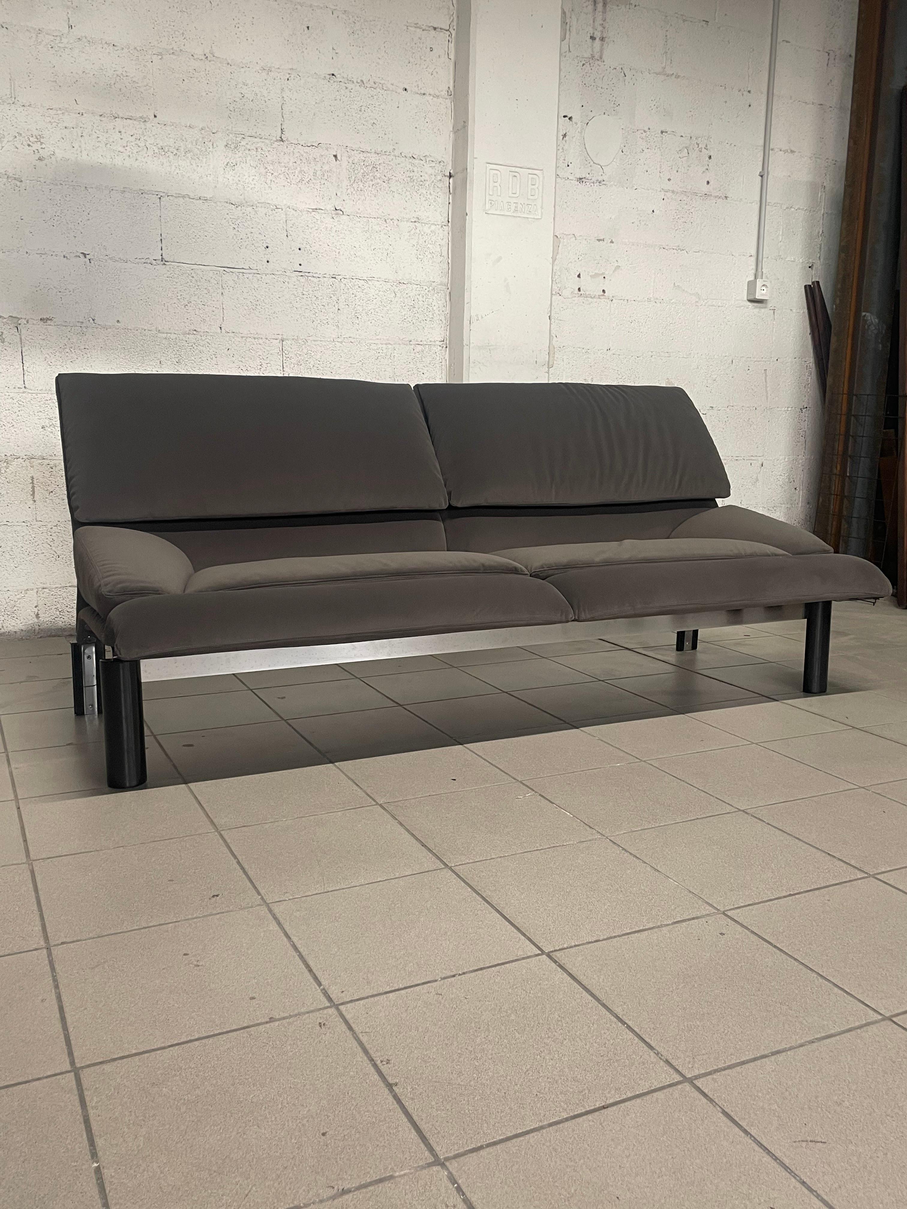 Sofá de tres plazas de Giovanni Offredi para Saporiti Italia, 1970s Italian en venta