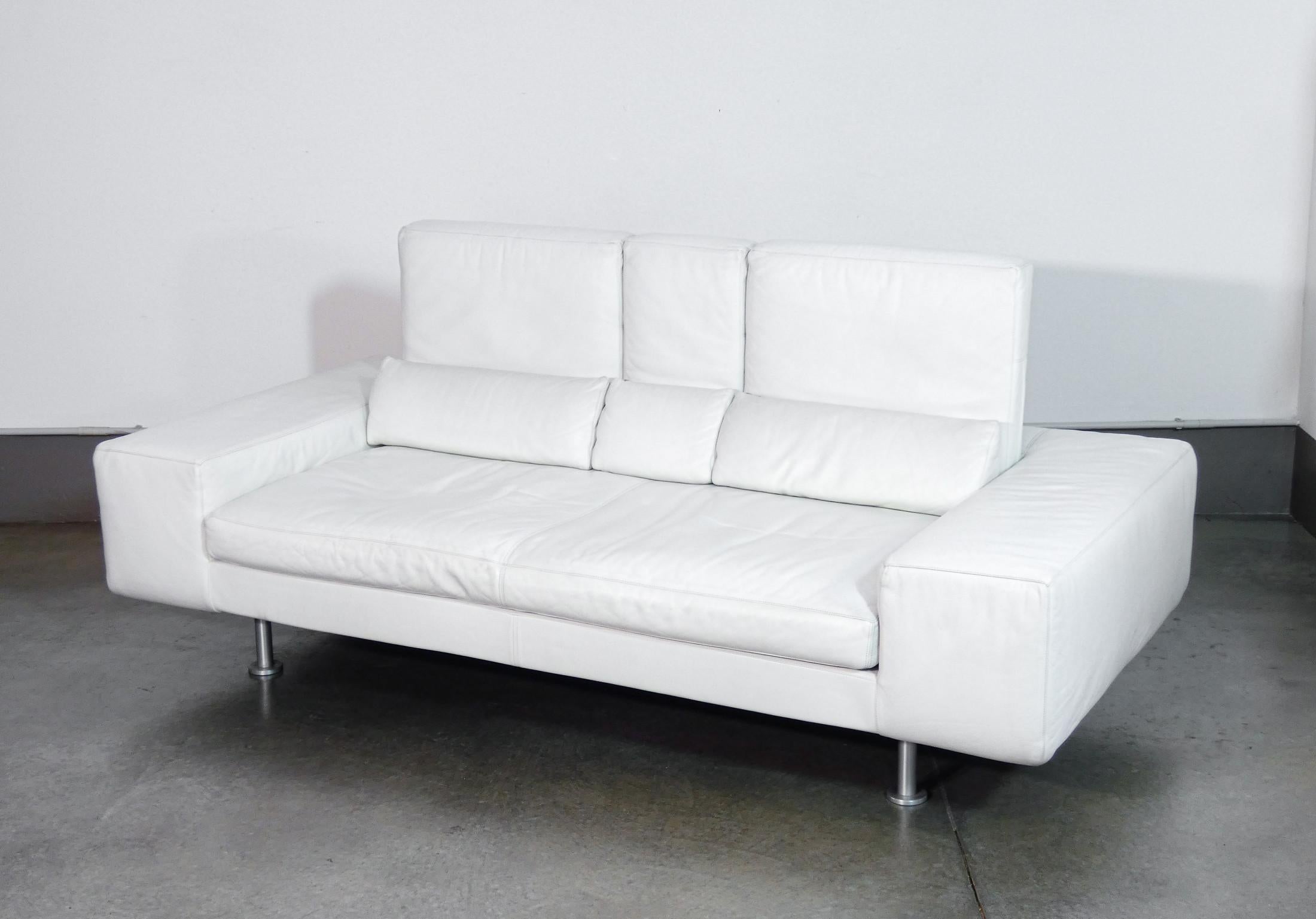 Sofá de dos plazas Domino, diseño de Massimo MOROZZI para CASSINA, en cuero blanco en venta 5